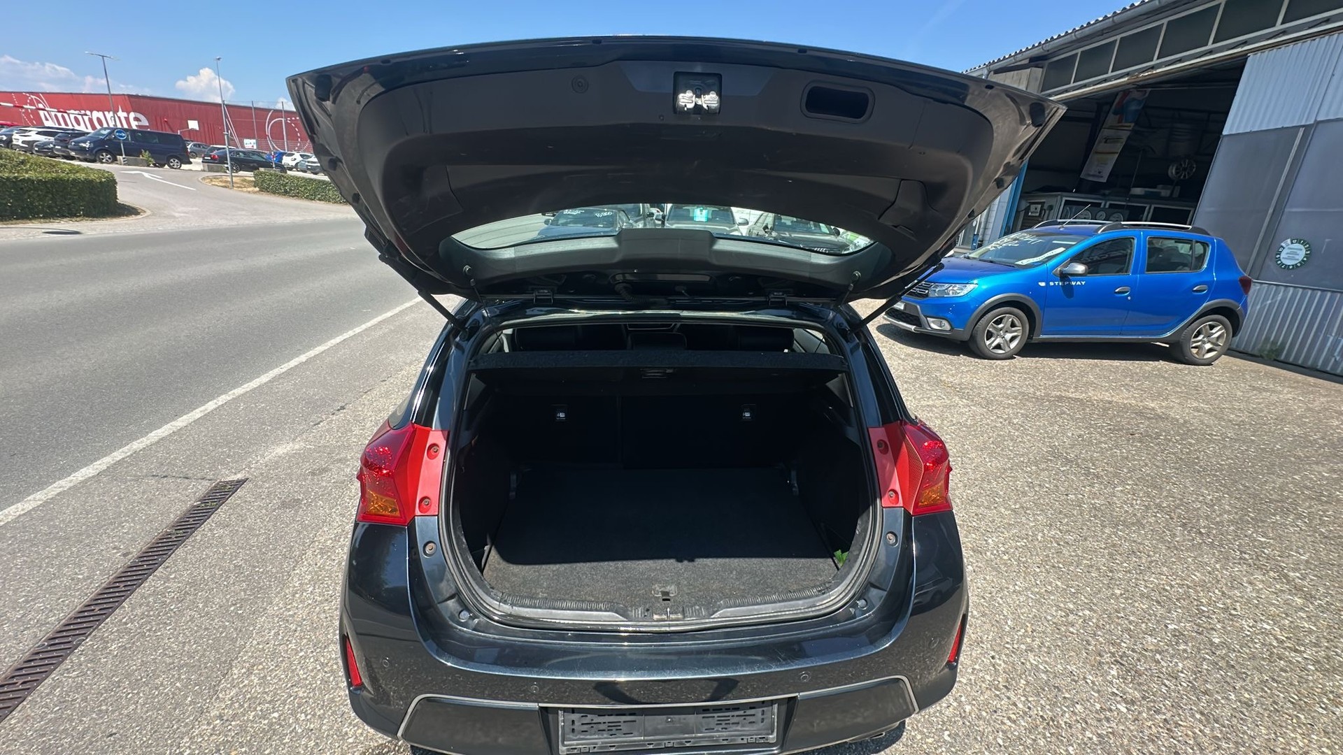 TOYOTA Auris 1.6 Luna-image-10
