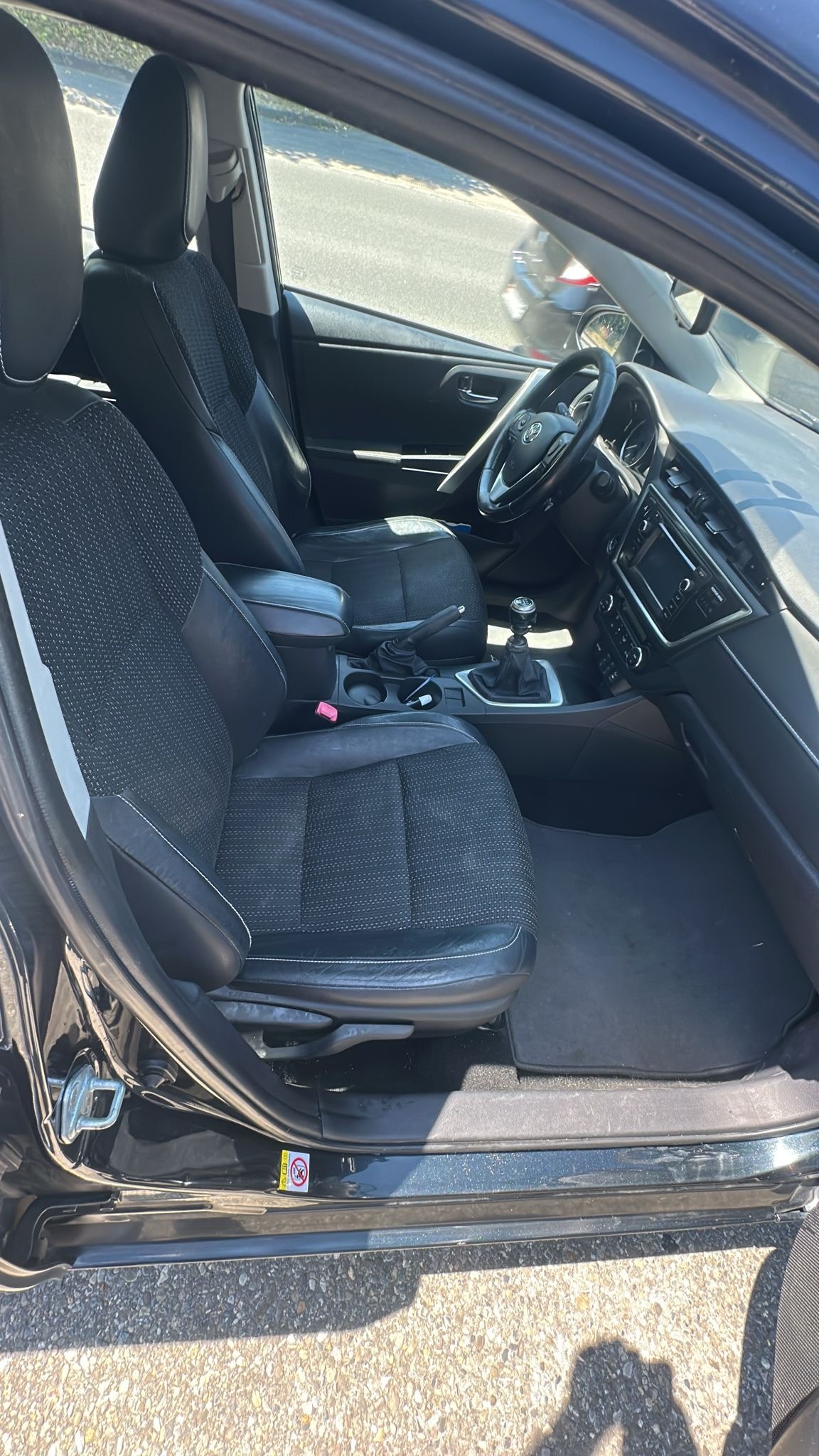 TOYOTA Auris 1.6 Luna-image-9