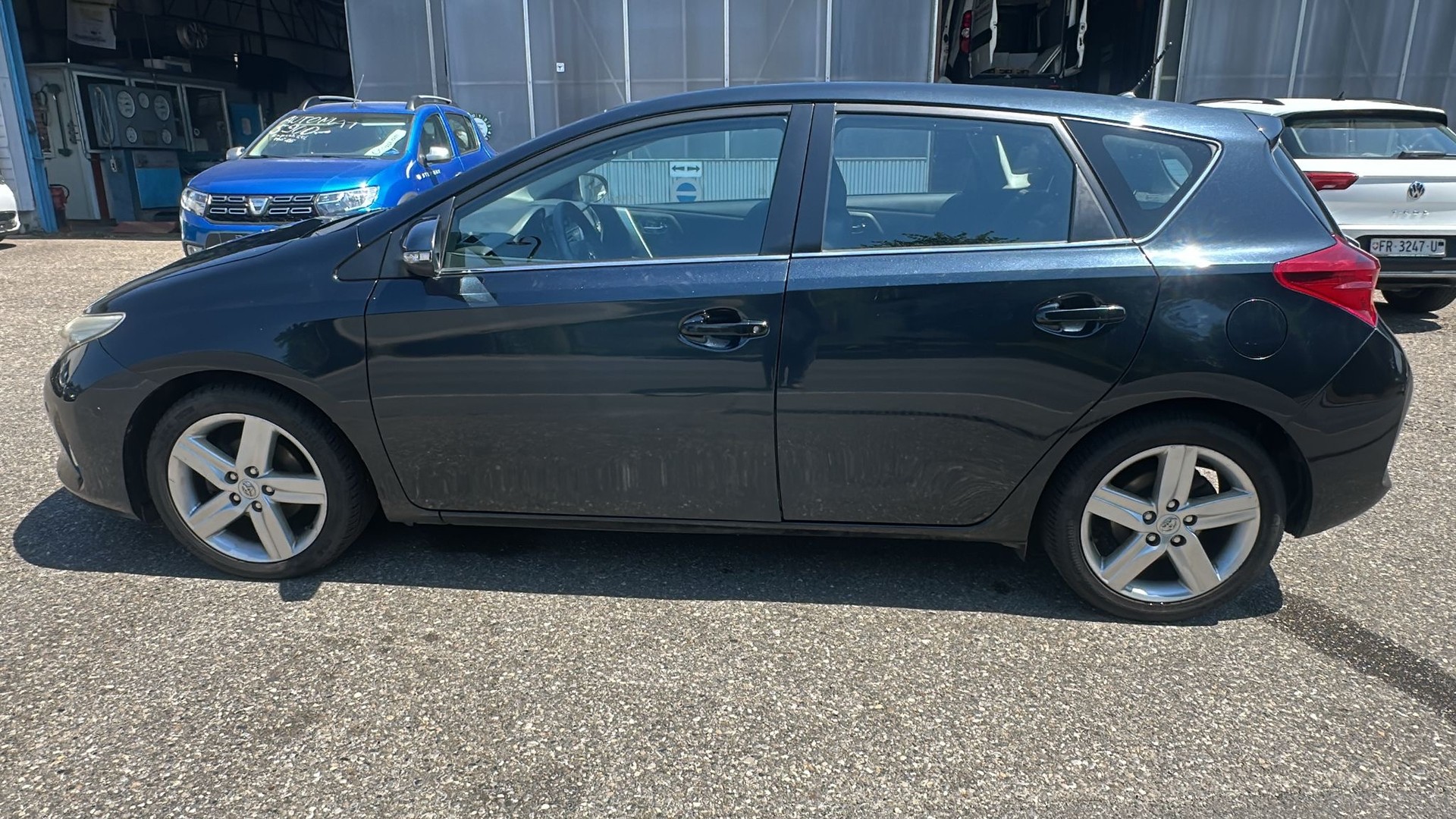 TOYOTA Auris 1.6 Luna-image-3