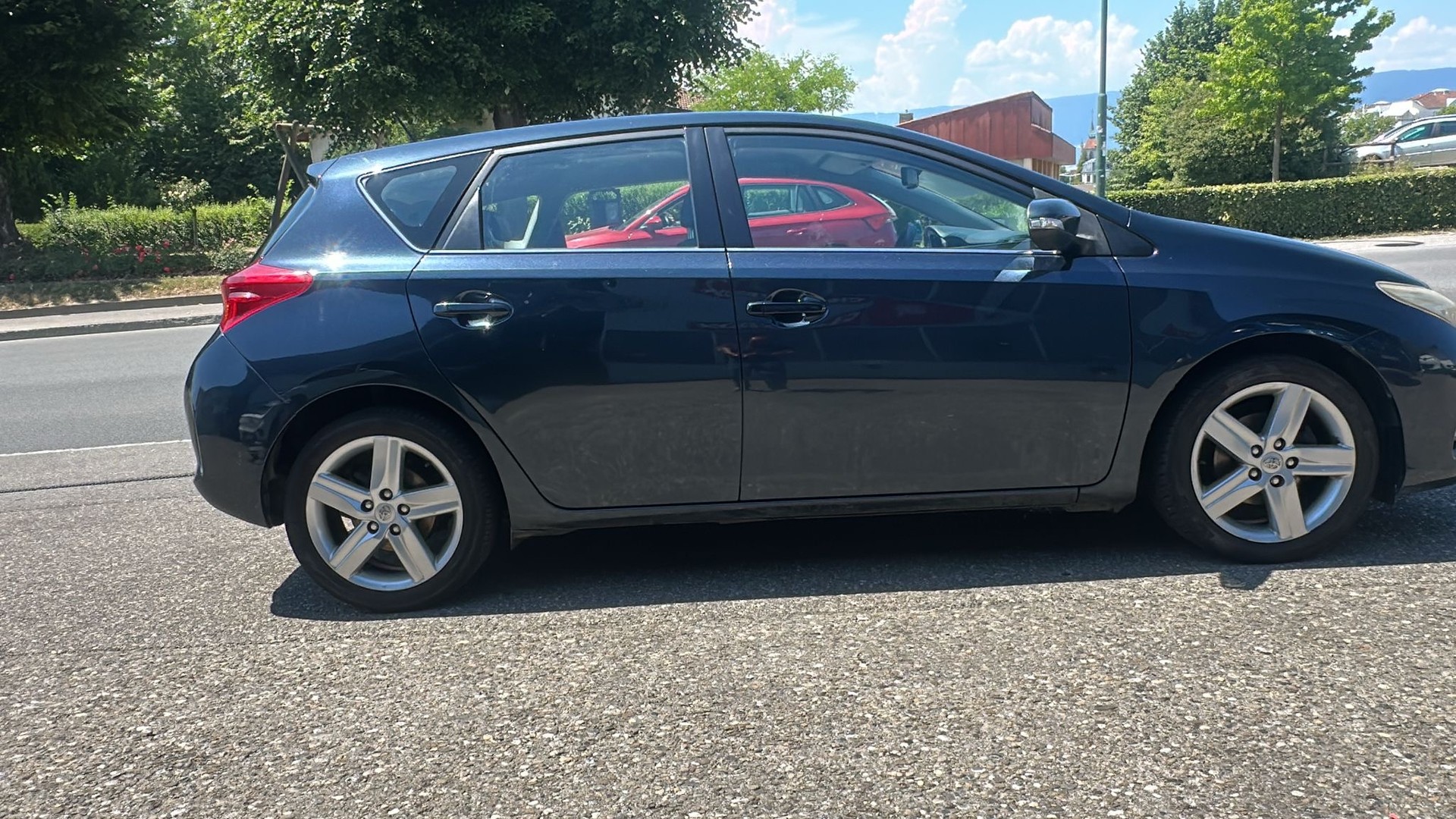 TOYOTA Auris 1.6 Luna-image-5