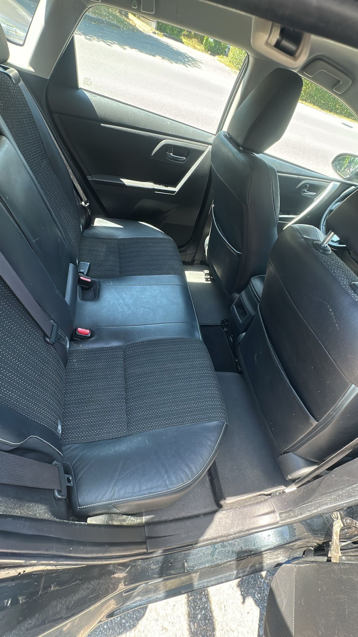 TOYOTA Auris 1.6 Luna-image-6