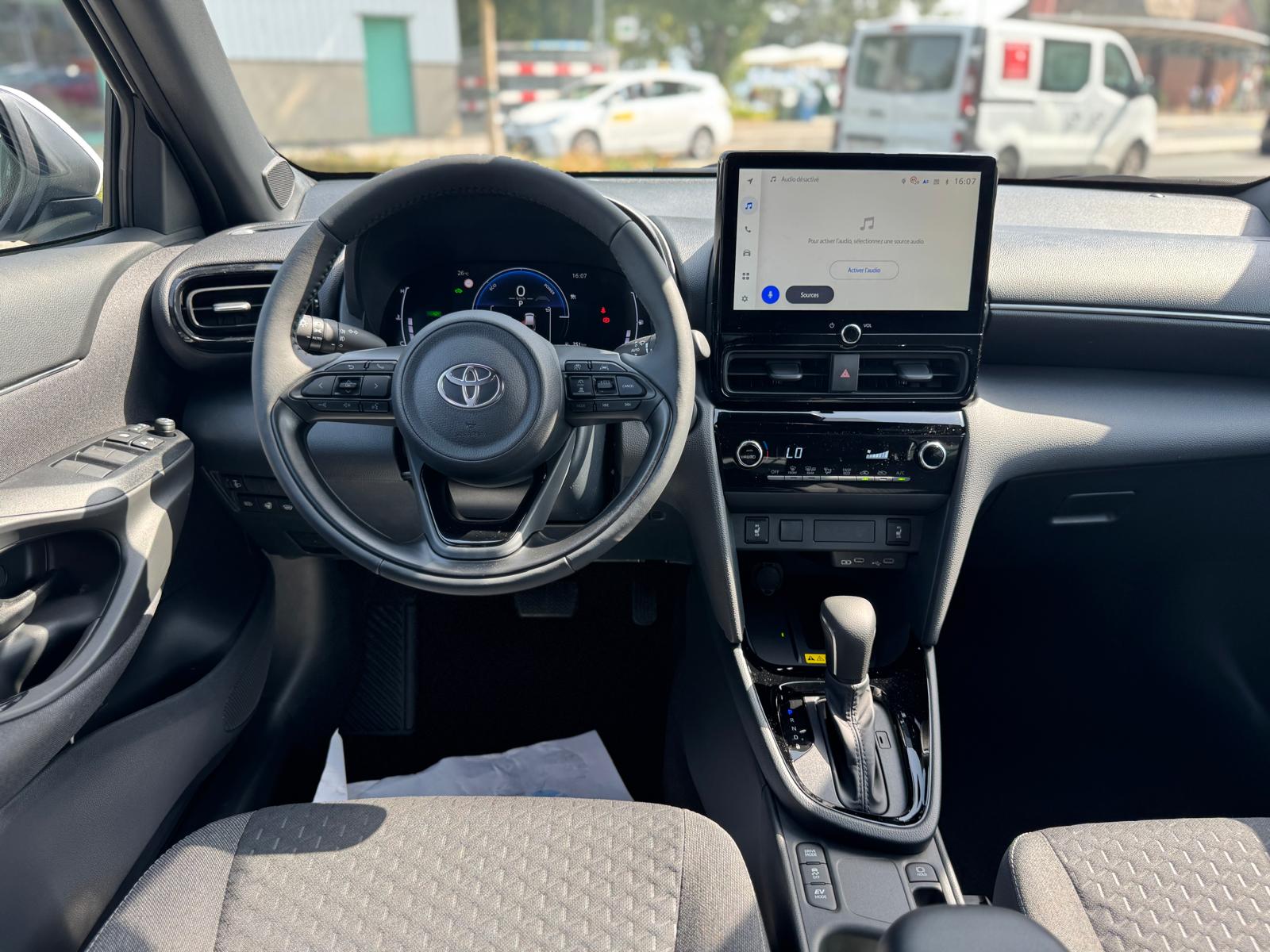 TOYOTA Yaris Cross 1.5 Trend e-CVT-image-4