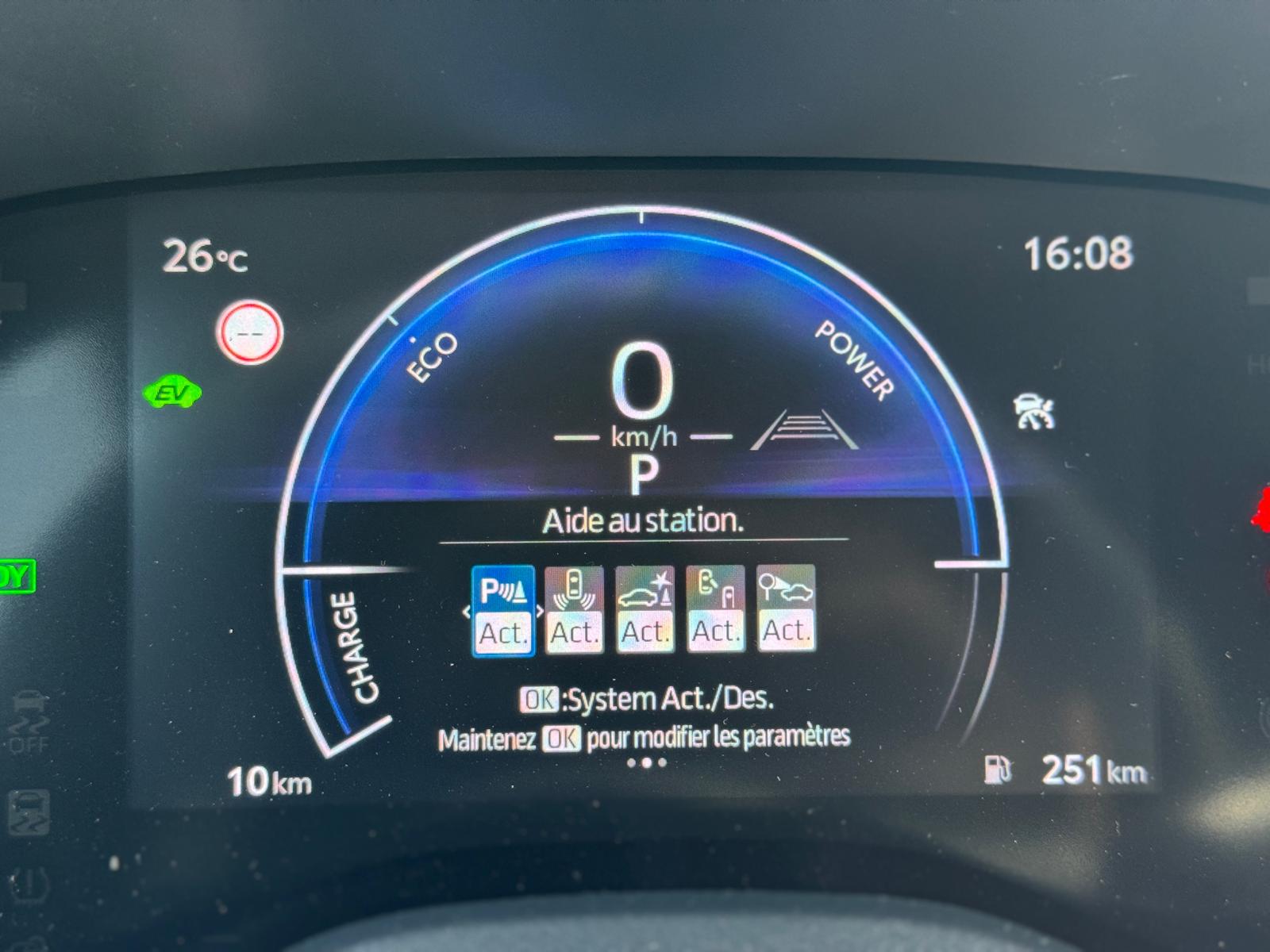 TOYOTA Yaris Cross 1.5 Trend e-CVT-image-12