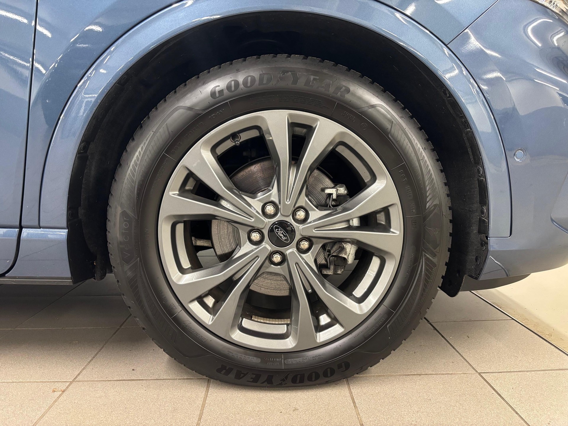 FORD Kuga 2.0 EcoBlue ST-Line-image-17