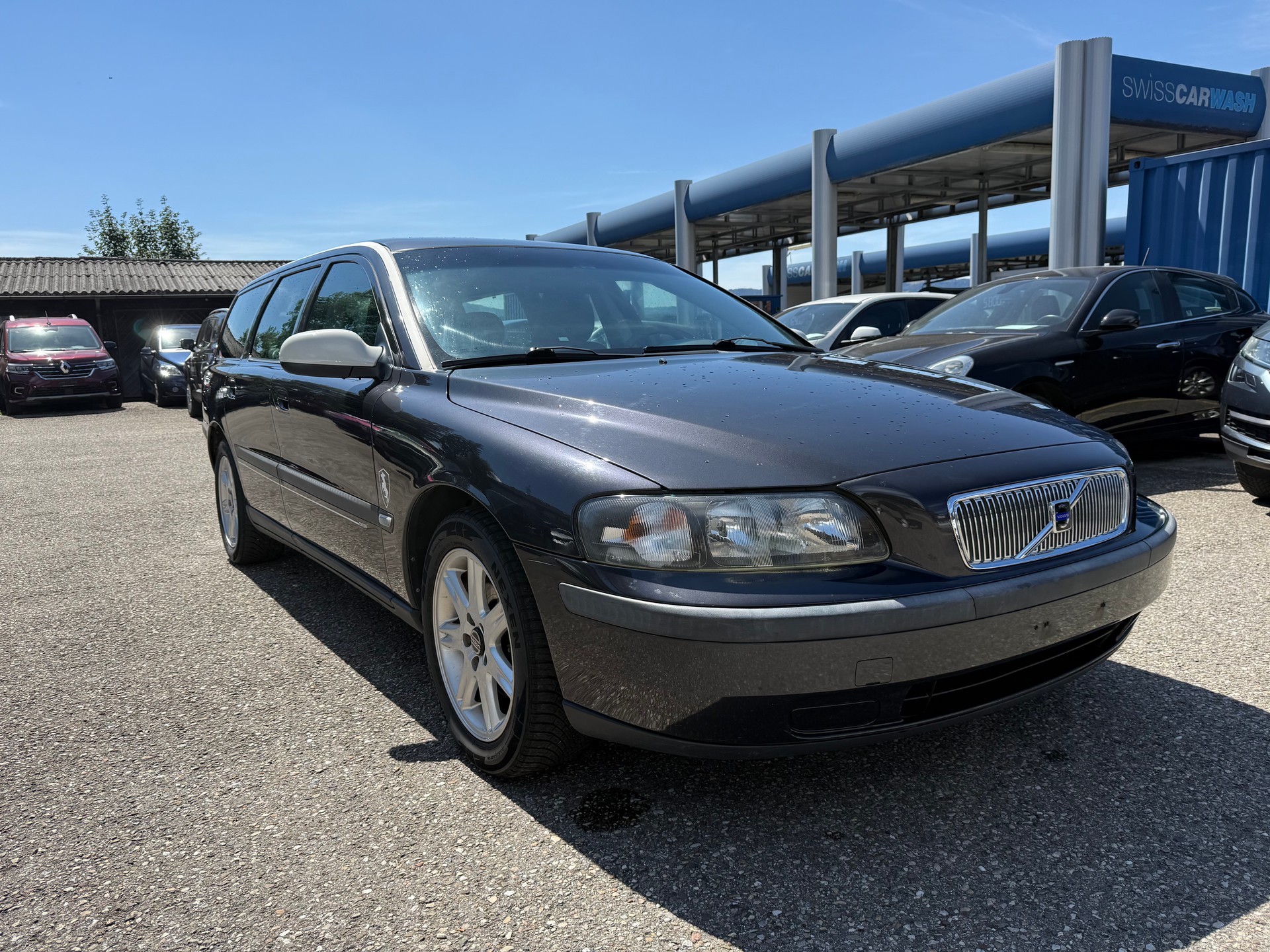 VOLVO V70 2.4-image-2