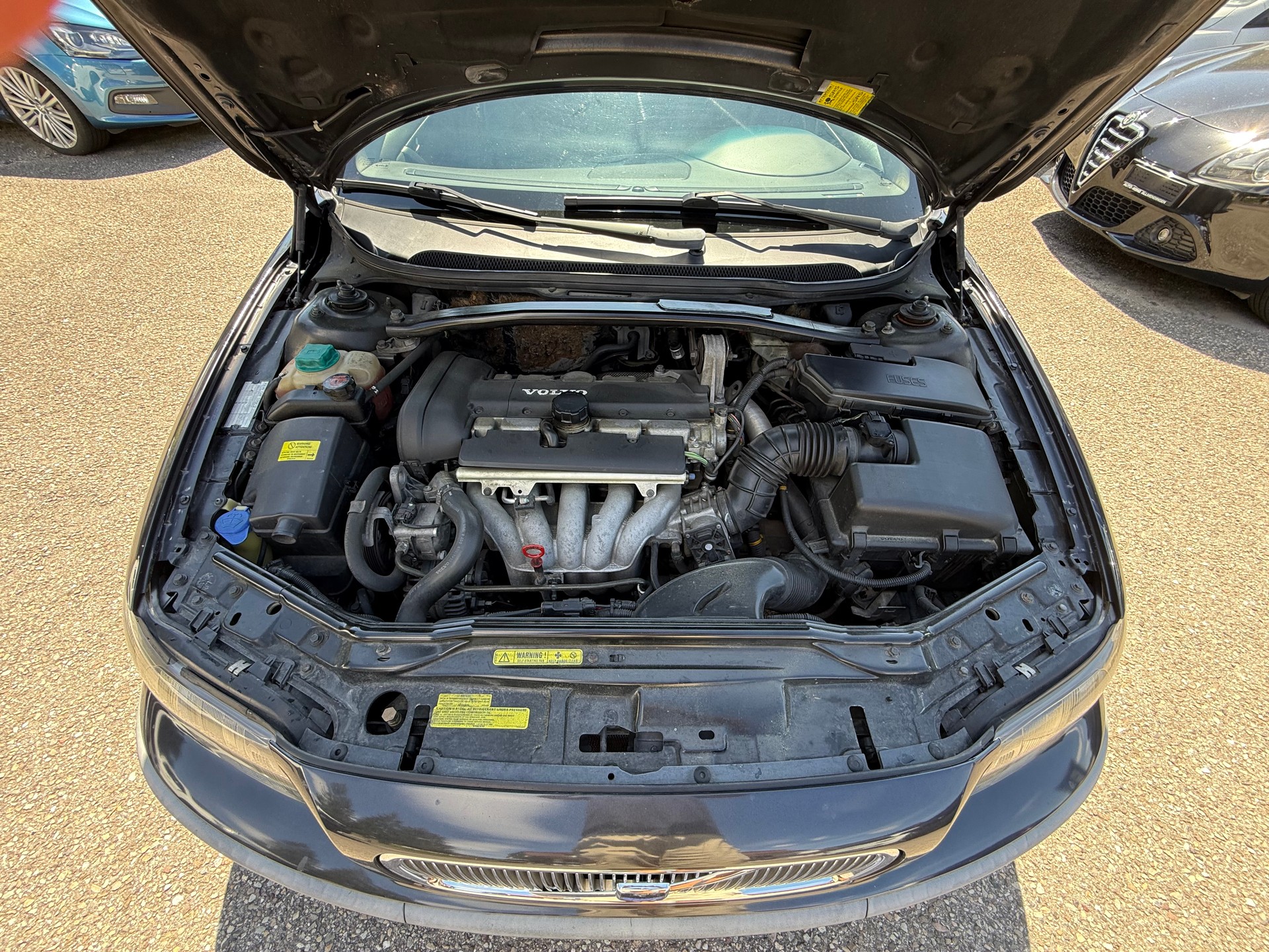 VOLVO V70 2.4-image-14