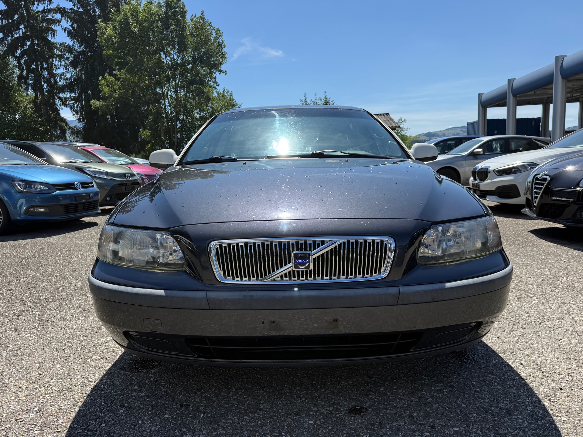 VOLVO V70 2.4-image-1