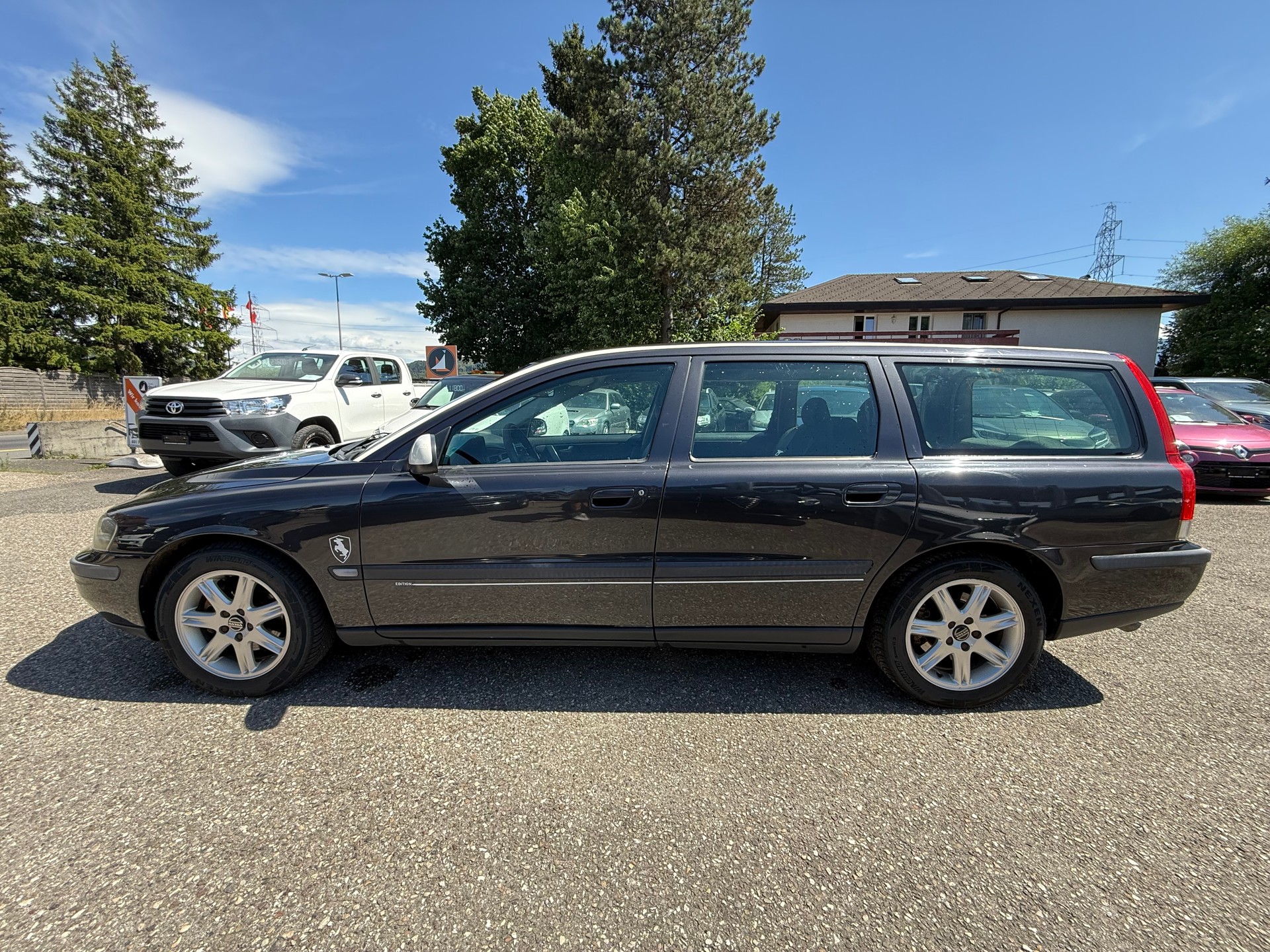 VOLVO V70 2.4-image-7