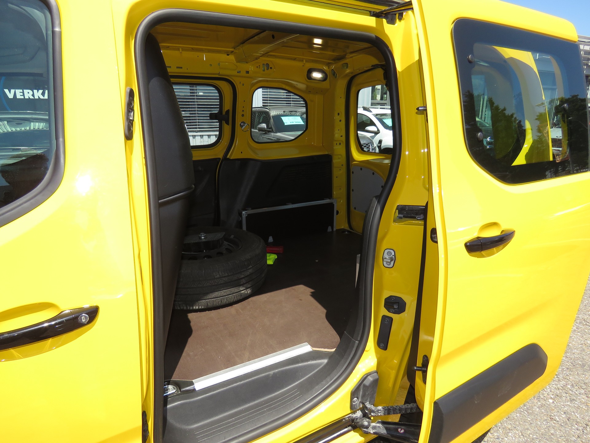 OPEL Combo Cargo 1.5 s/s 4x4 3-Plätzer, Nutzlast 640 kg-image-8