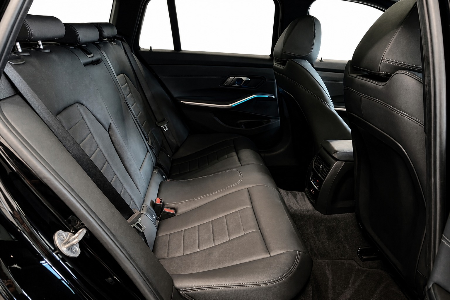 BMW M340i xDrive Touring M-Performance-image-17