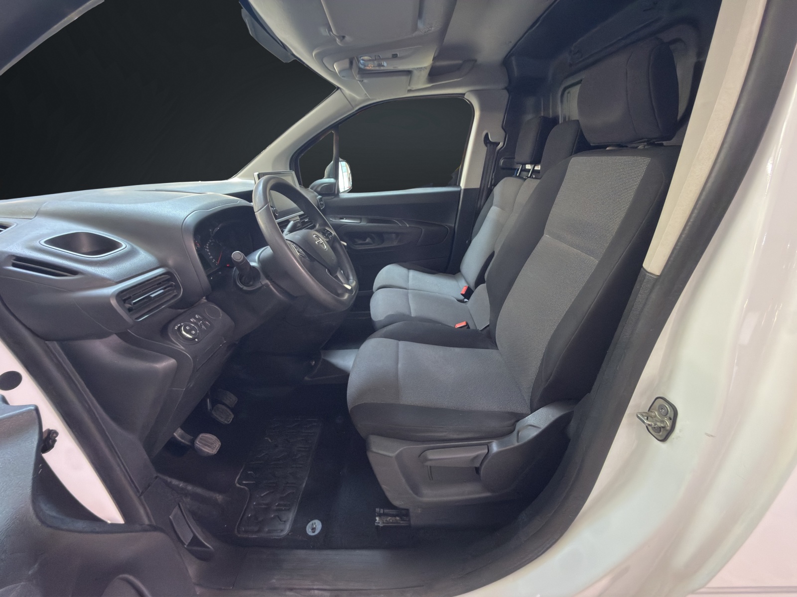 OPEL Combo 1.2 Cargo Essentia start/stop XHL LONG-image-9