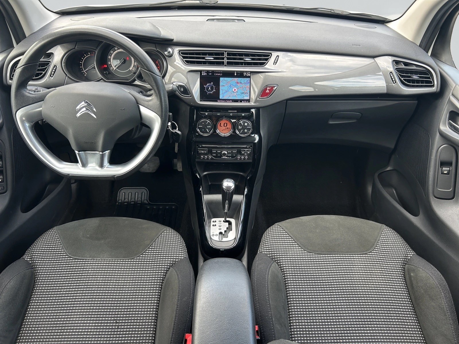 CITROEN C3 1.6i 16V Exclusive Automatic-image-10