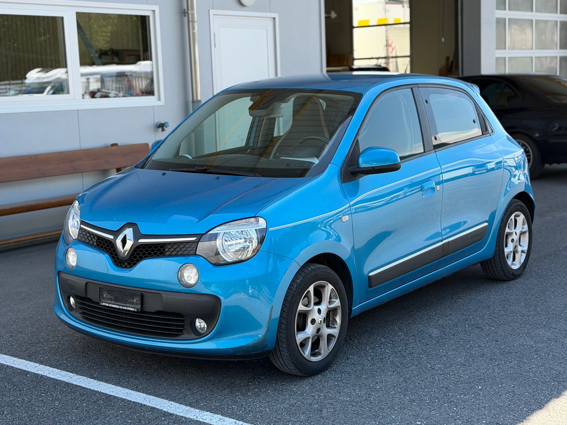 RENAULT Twingo 0.9 Iconic-image-0