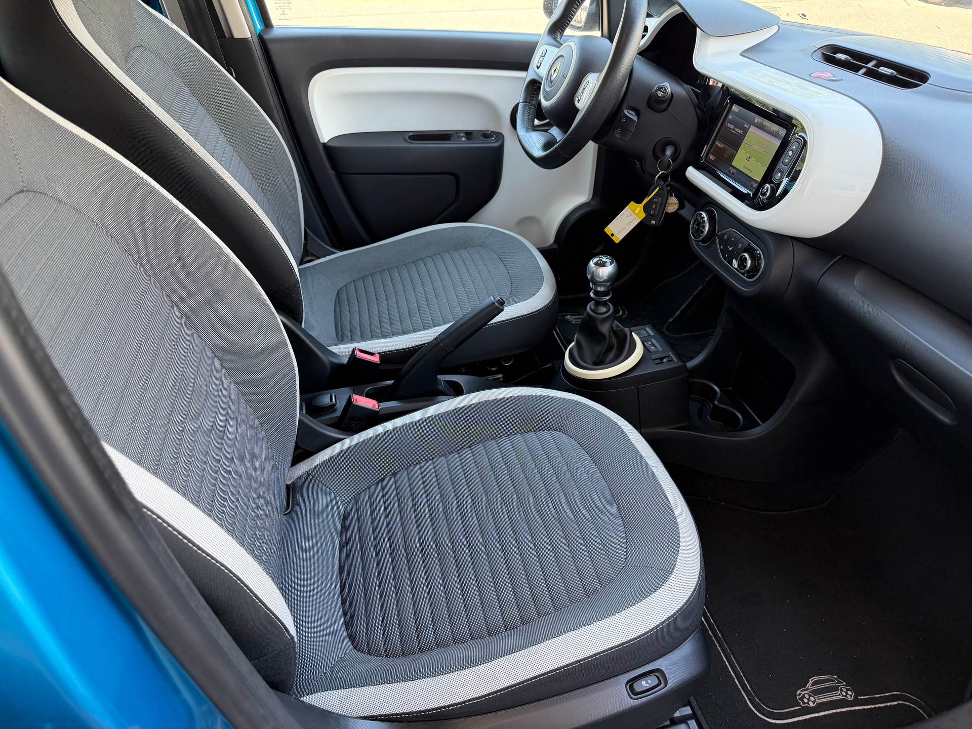 RENAULT Twingo 0.9 Iconic-image-9