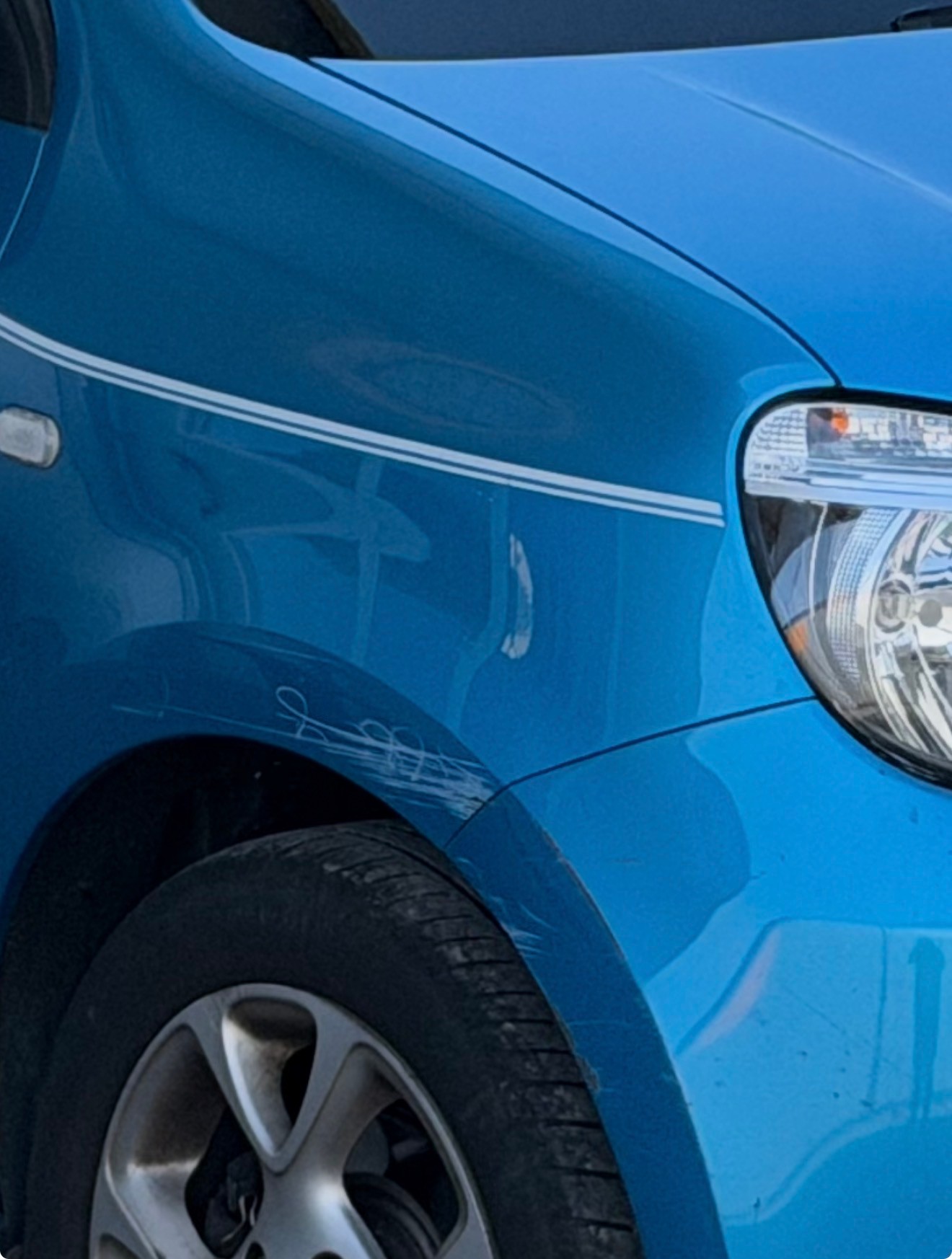 RENAULT Twingo 0.9 Iconic-image-14
