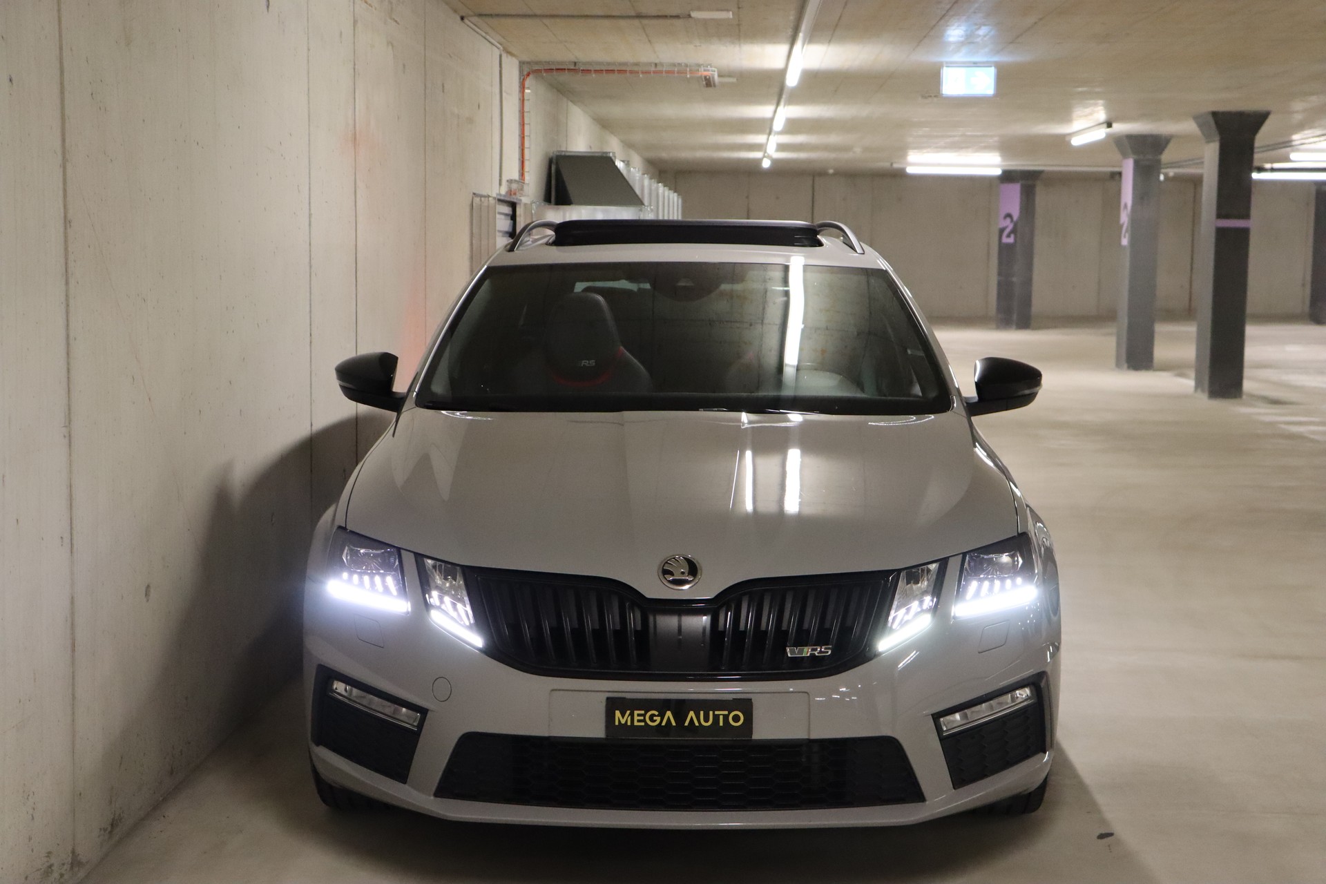 SKODA Octavia Combi 2.0 TSI RS DSG-image-1