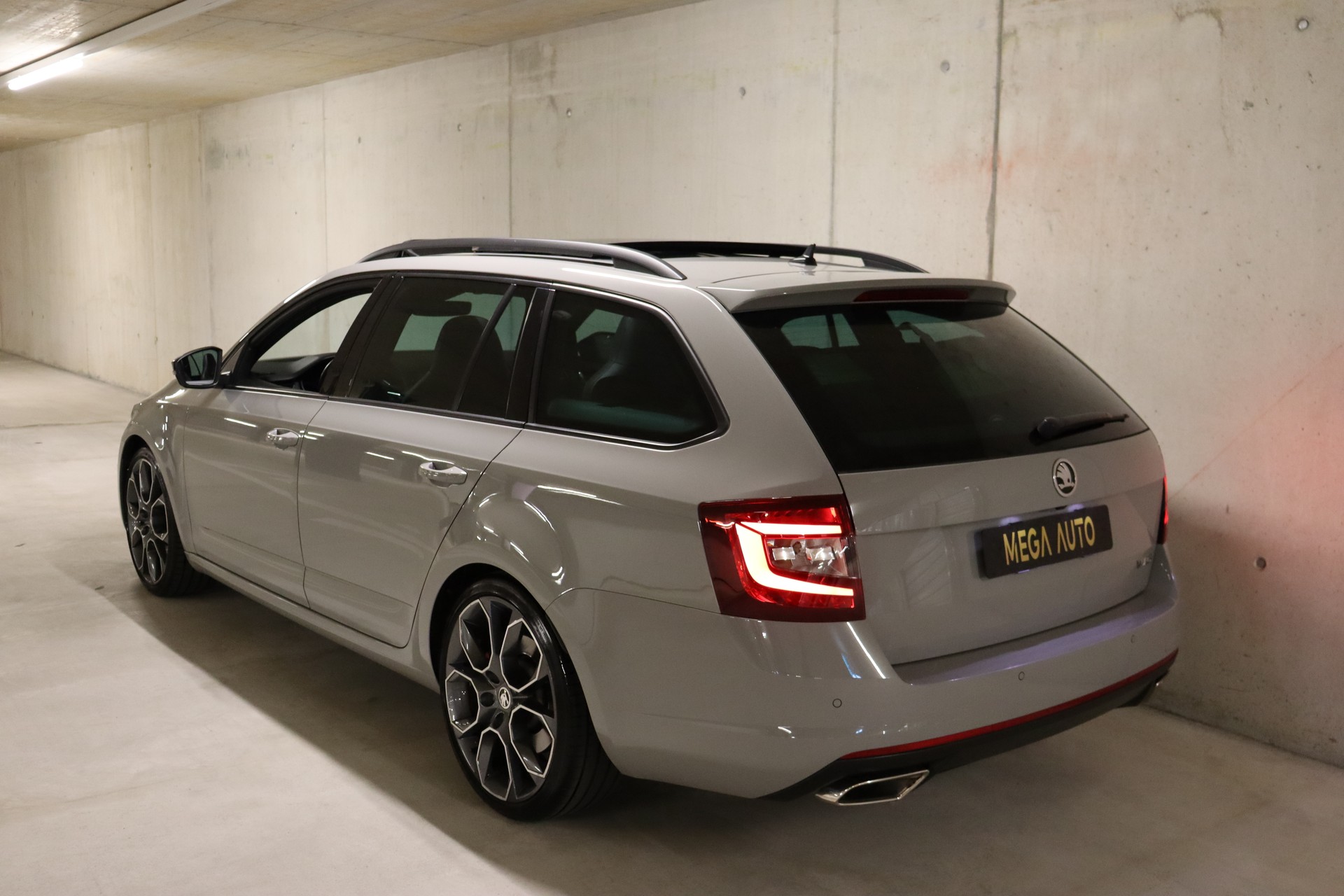 SKODA Octavia Combi 2.0 TSI RS DSG-image-6