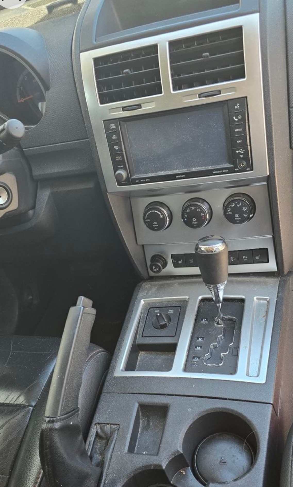DODGE Nitro 2.8 CRD R/T Automatic-image-9