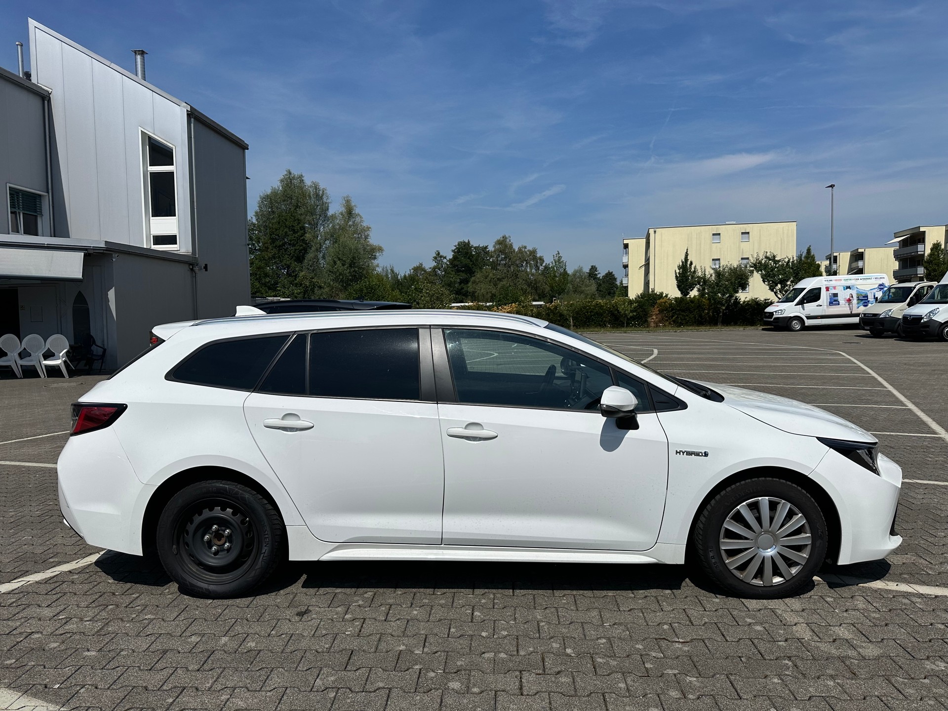 TOYOTA Corolla Touring Sports 1.8 HSD Comfort e-CVT-image-2