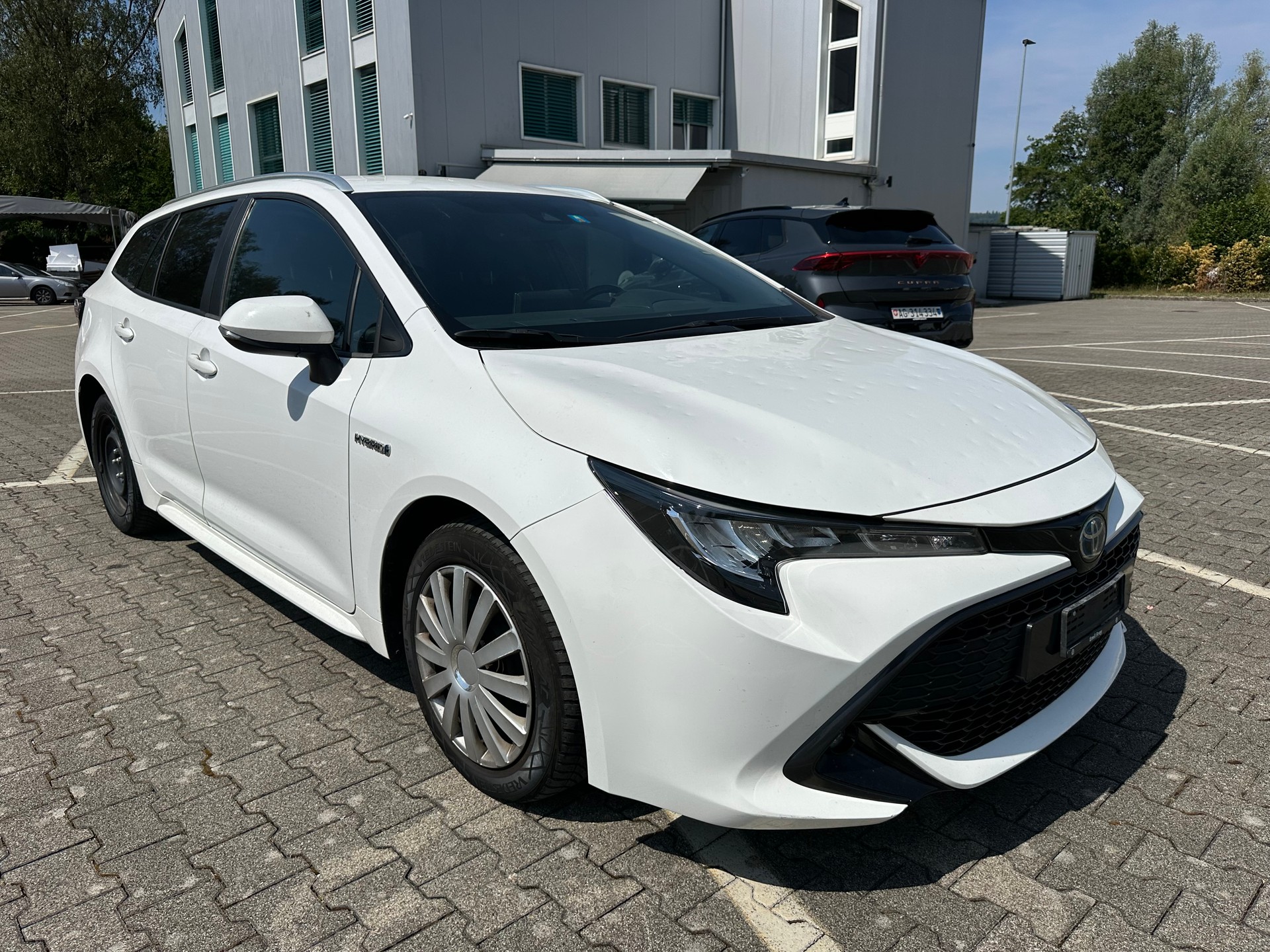 TOYOTA Corolla Touring Sports 1.8 HSD Comfort e-CVT-image-1
