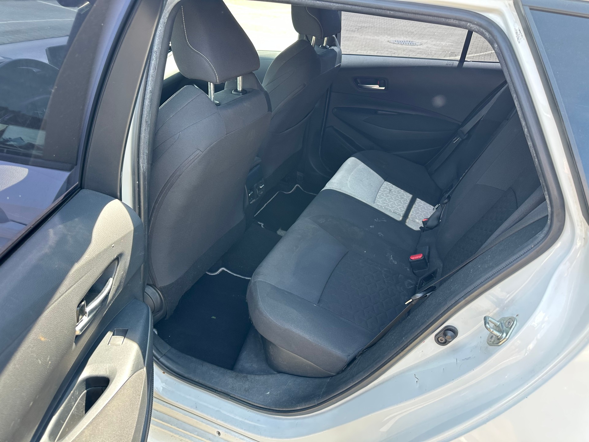 TOYOTA Corolla Touring Sports 1.8 HSD Comfort e-CVT-image-9