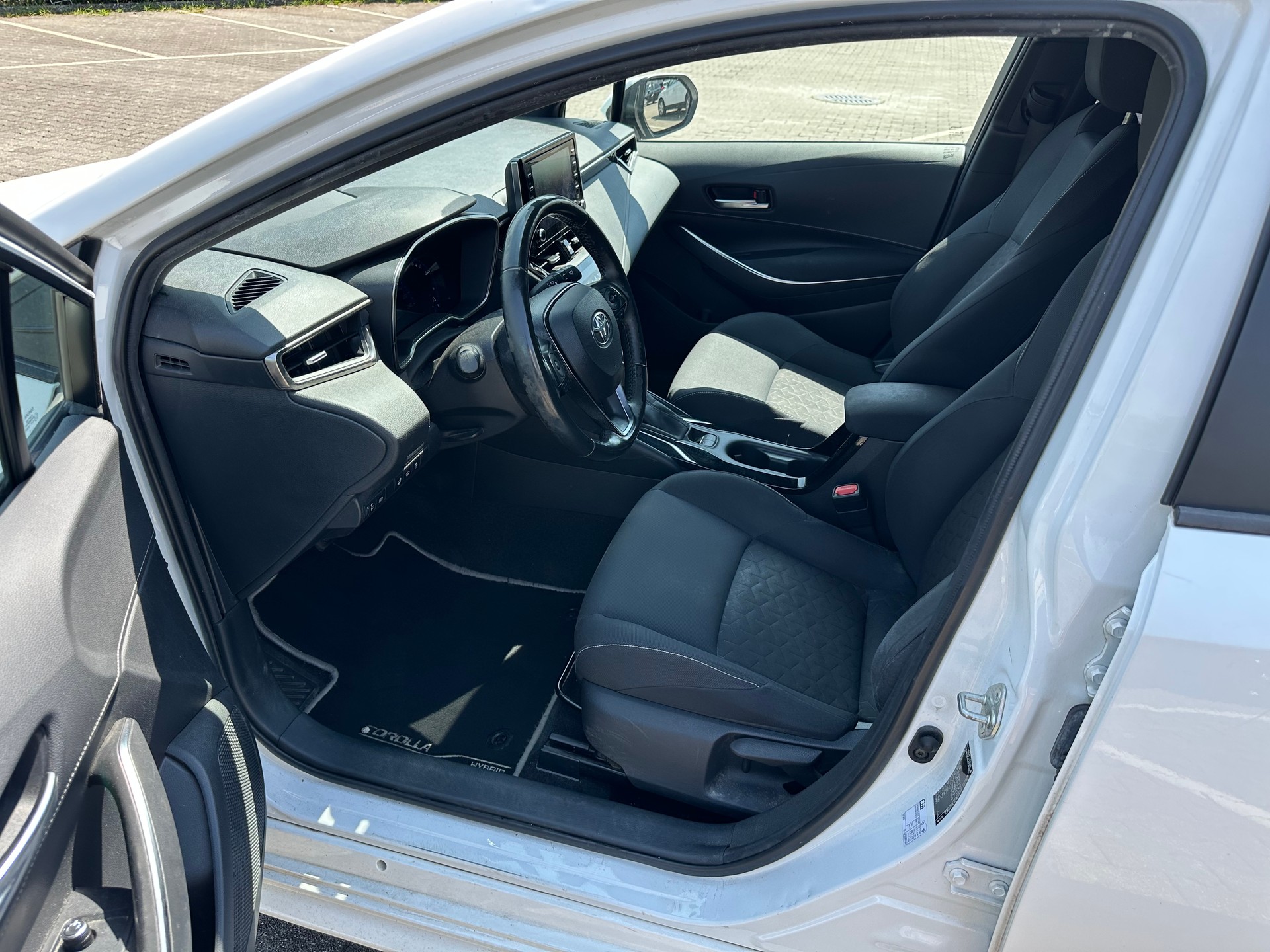 TOYOTA Corolla Touring Sports 1.8 HSD Comfort e-CVT-image-8