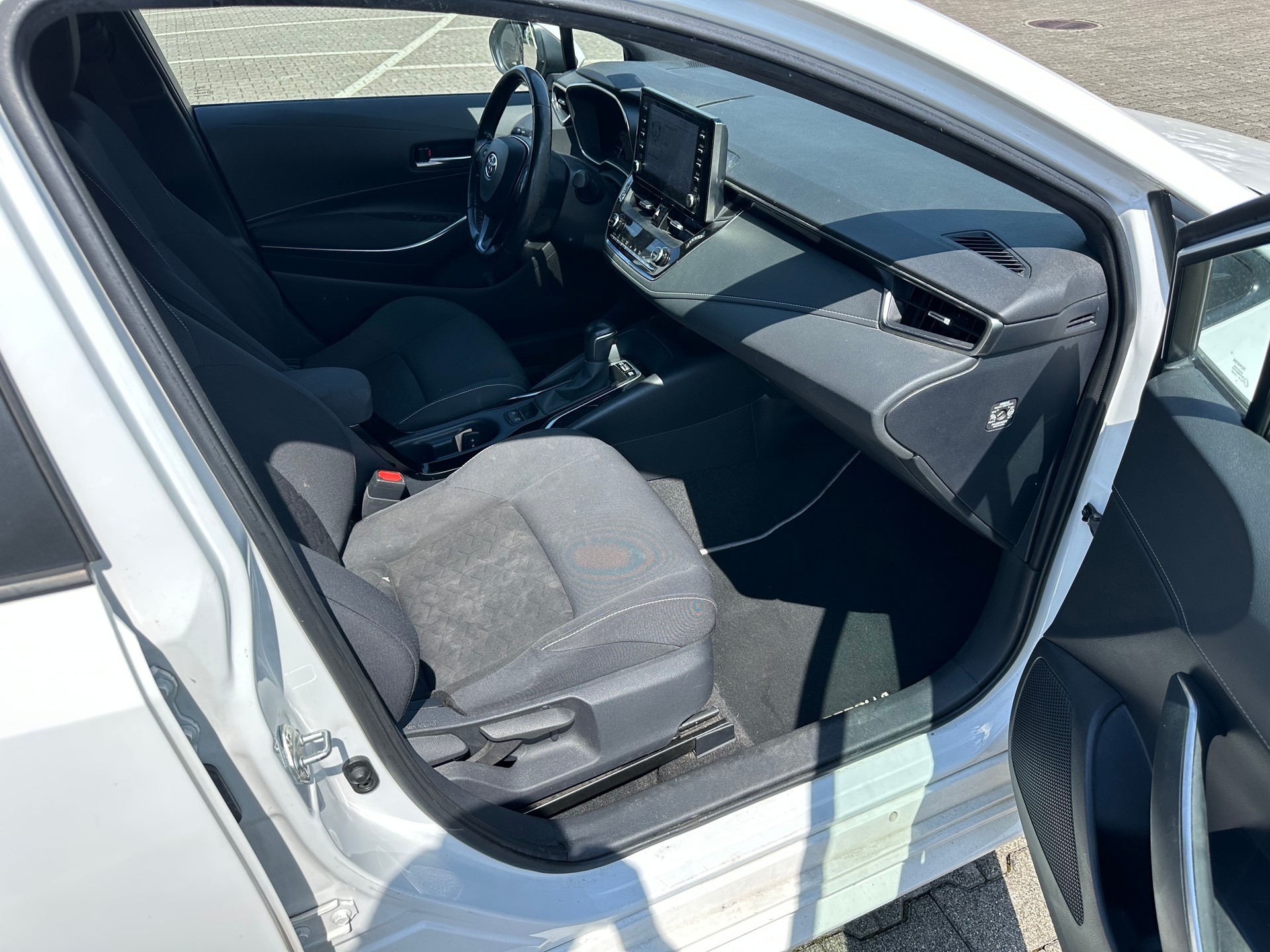 TOYOTA Corolla Touring Sports 1.8 HSD Comfort e-CVT-image-13