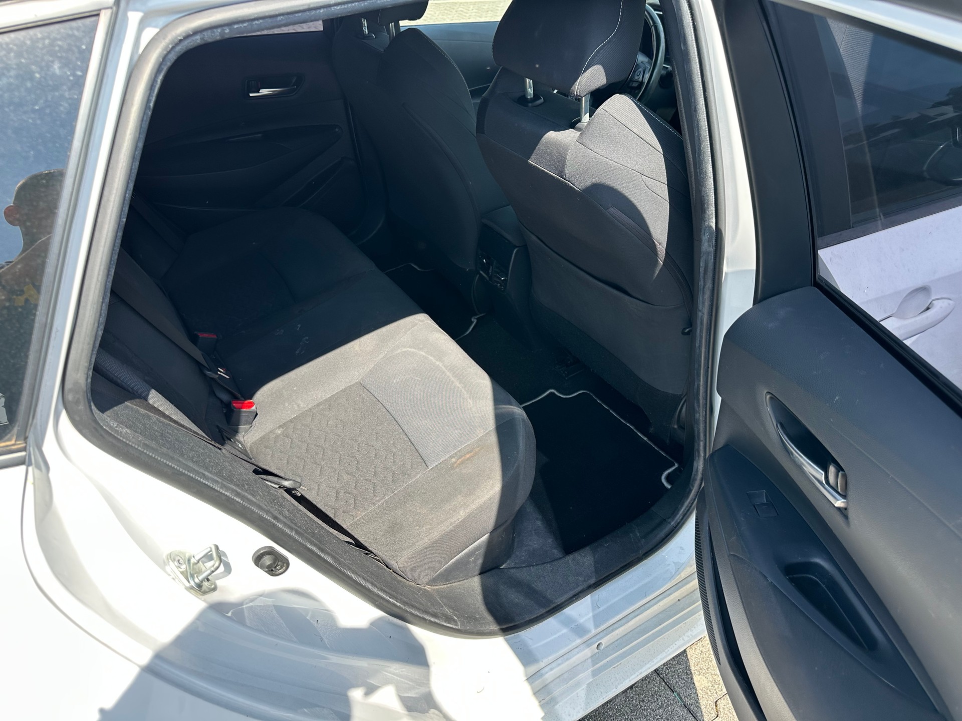TOYOTA Corolla Touring Sports 1.8 HSD Comfort e-CVT-image-11