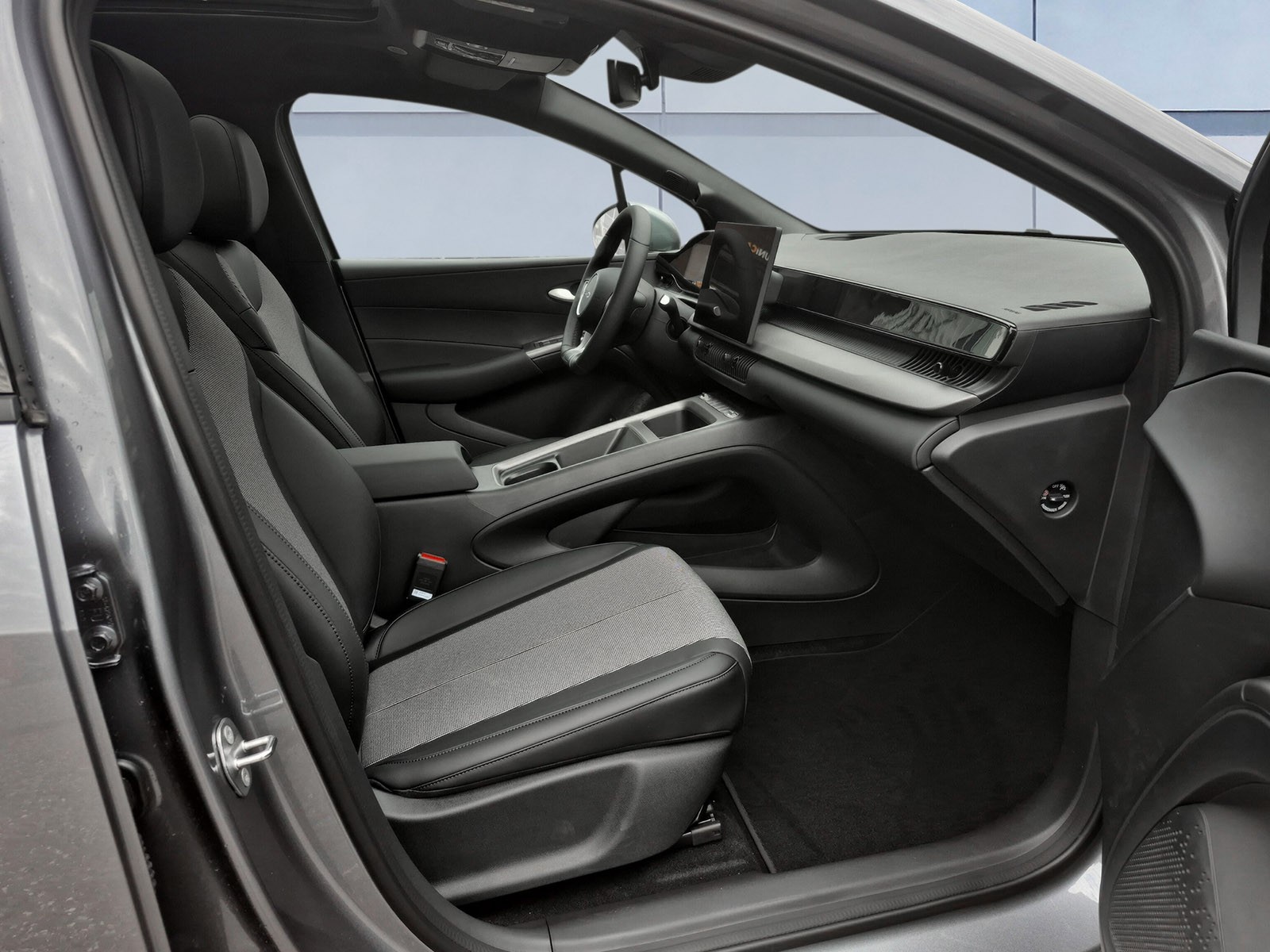 BYD Dolphin G DM-i Comfort-image-12