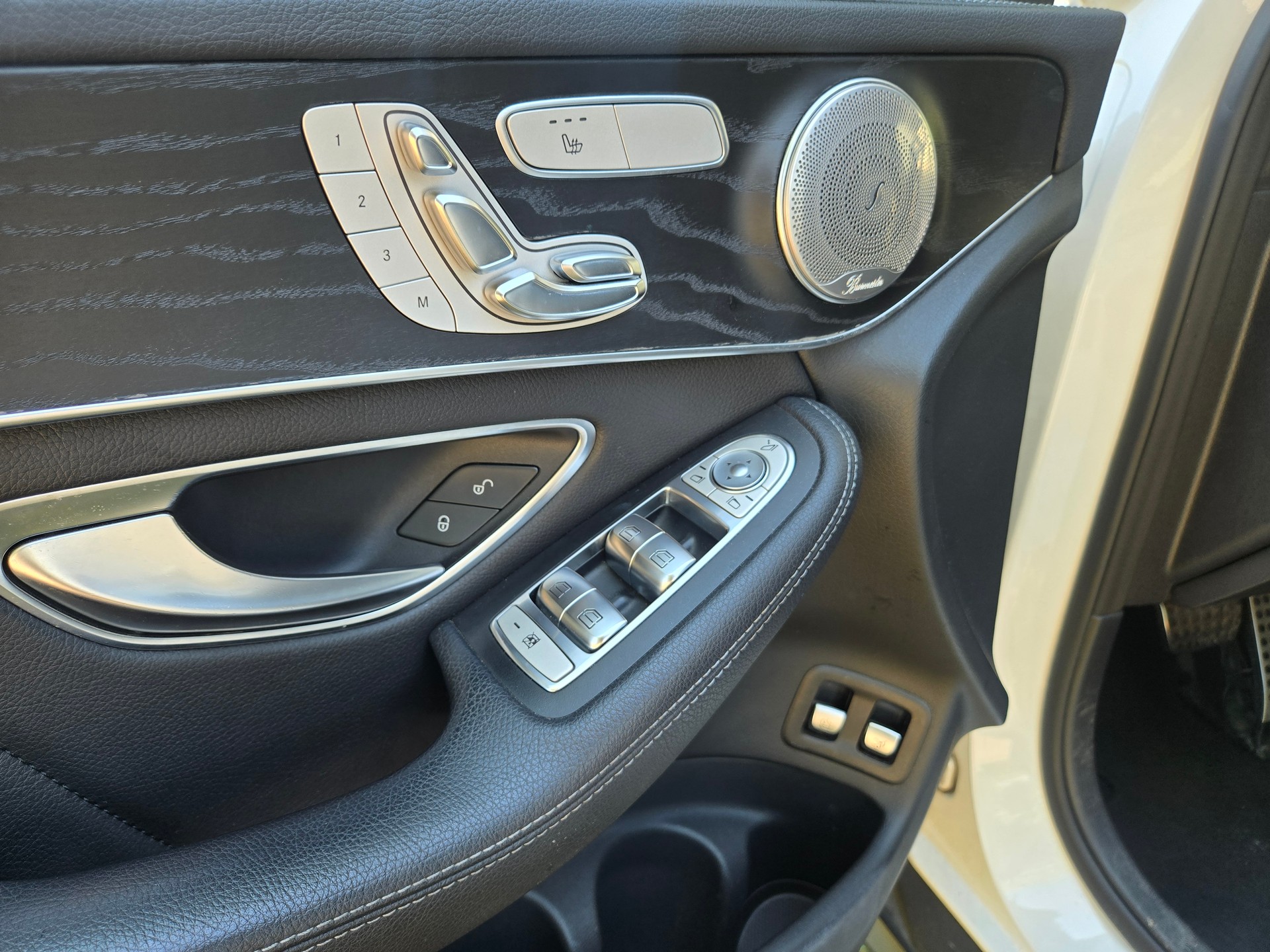 MERCEDES-BENZ GLC 43 AMG 4Matic 9G-Tronic-image-4