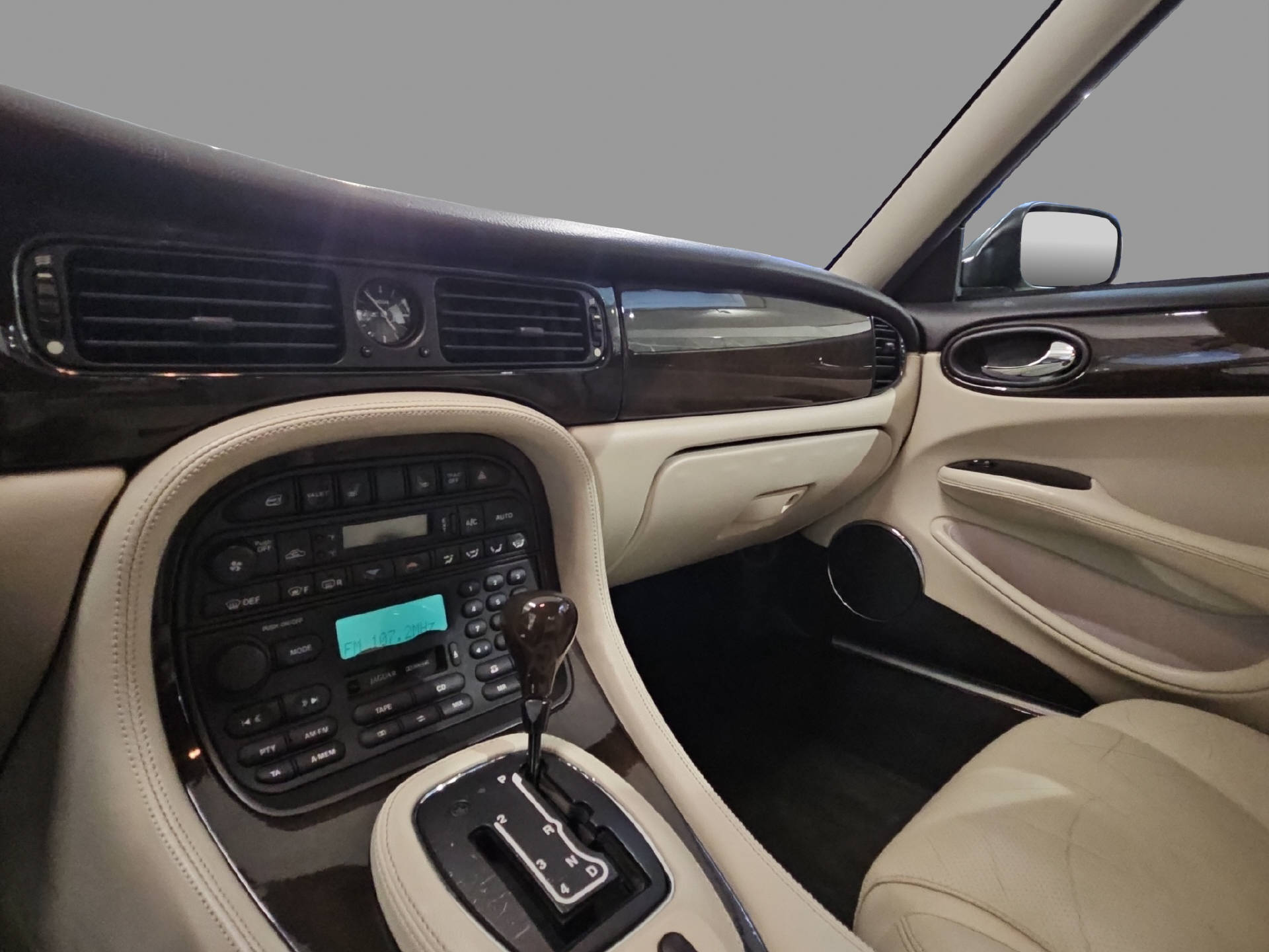 JAGUAR XJR 4.8 V8 S/C-image-9