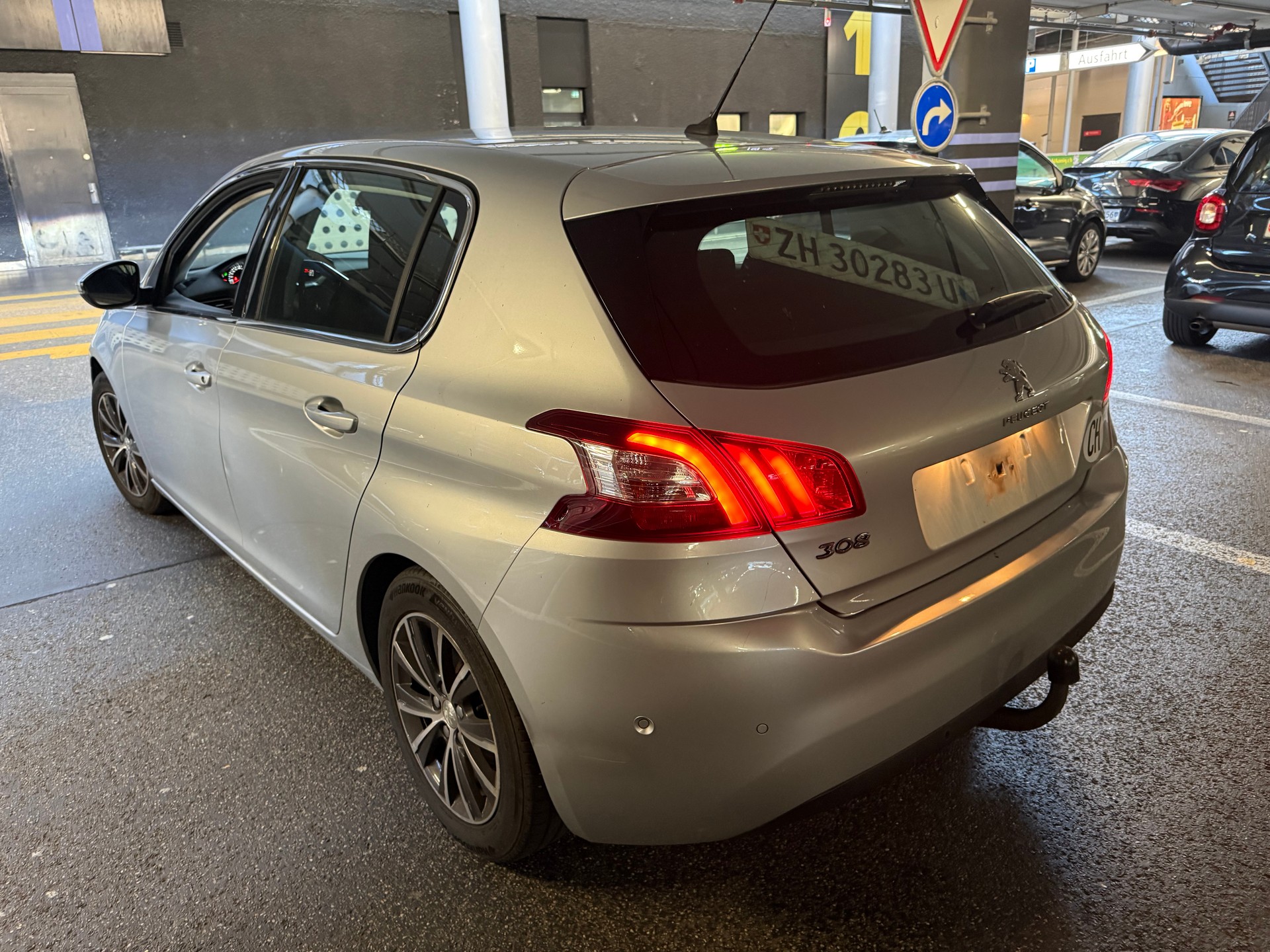 PEUGEOT 308 1.2 THP GT Line Automatic-image-3