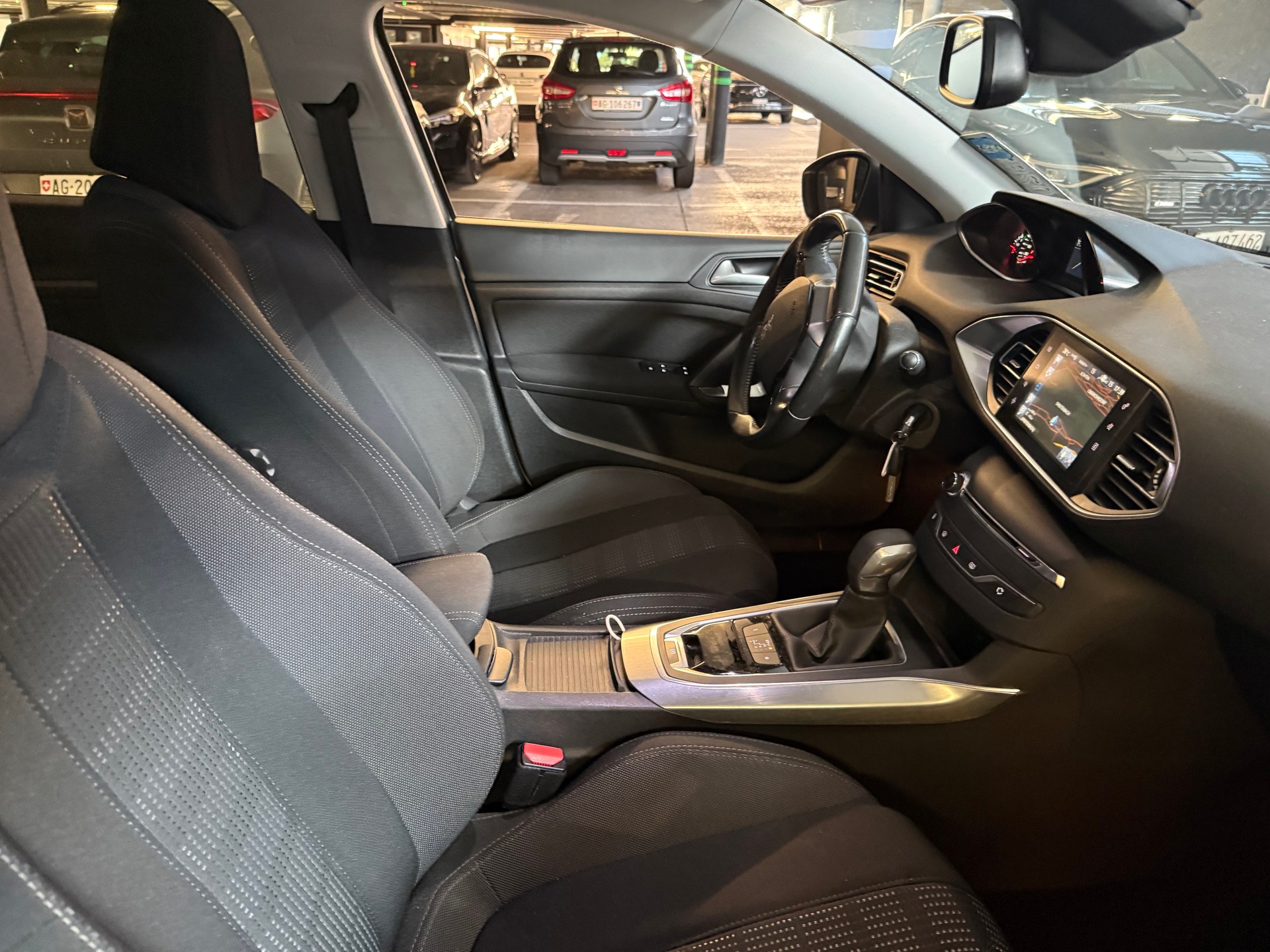 PEUGEOT 308 1.2 THP GT Line Automatic-image-4