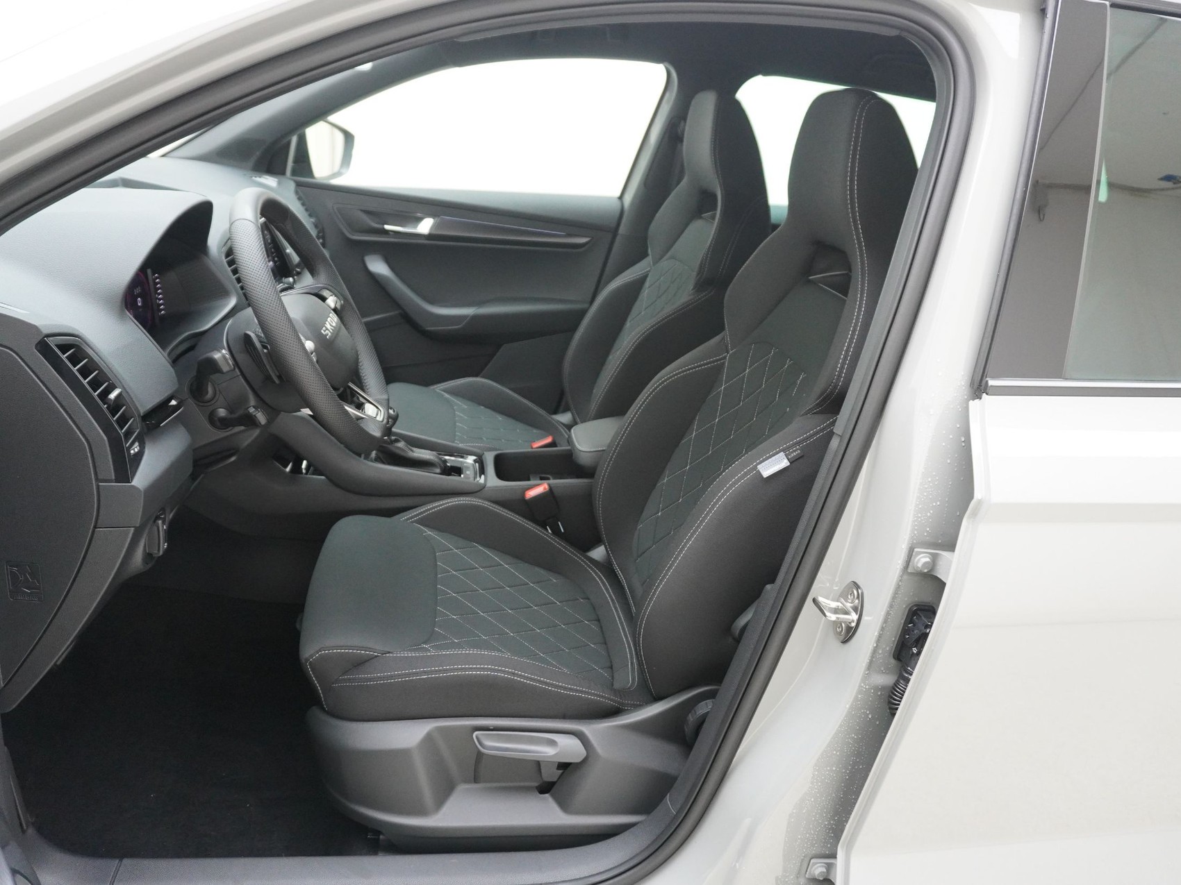 SKODA Karoq 2.0 TSI SportLine DSG 4x4-image-12
