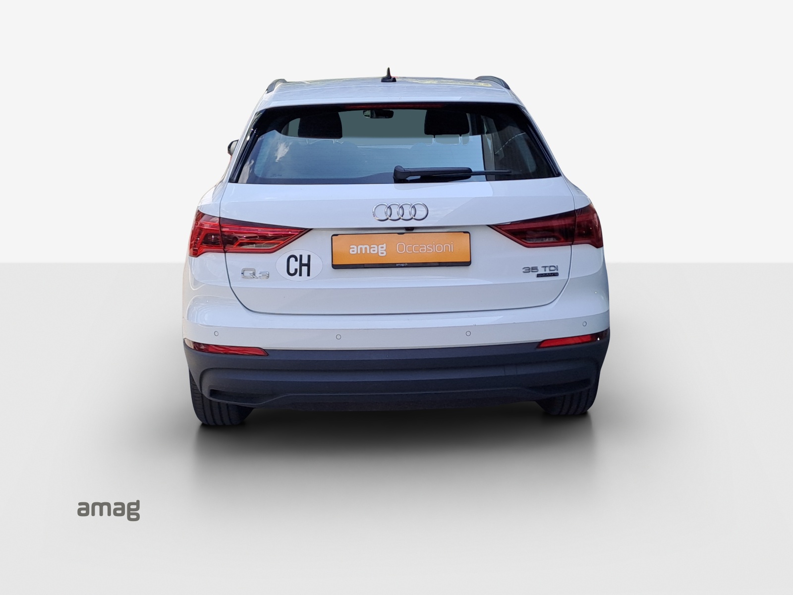 AUDI Q3 35 TDI quattro S-tronic-image-3