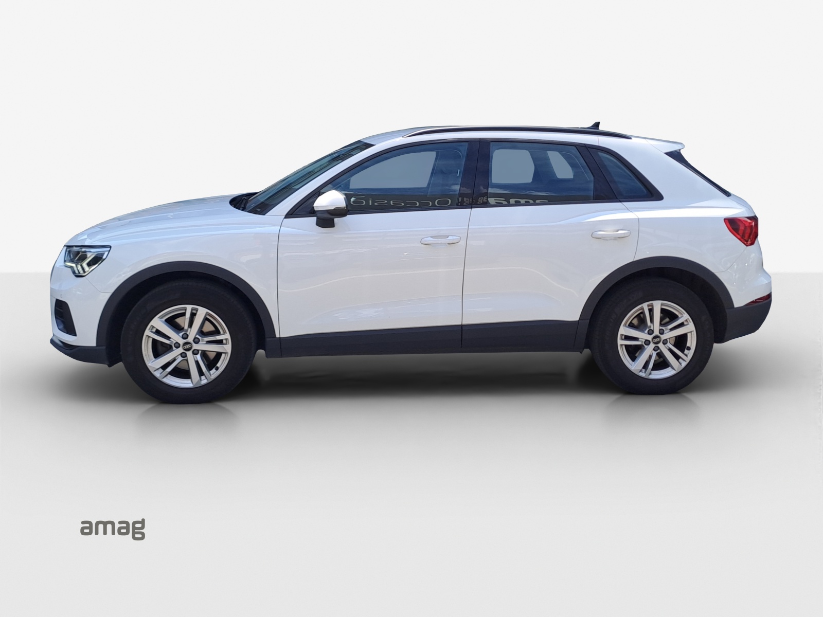 AUDI Q3 35 TDI quattro S-tronic-showroom-element-1