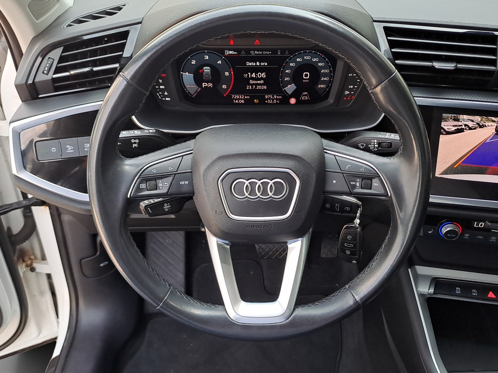 AUDI Q3 35 TDI quattro S-tronic-image-9
