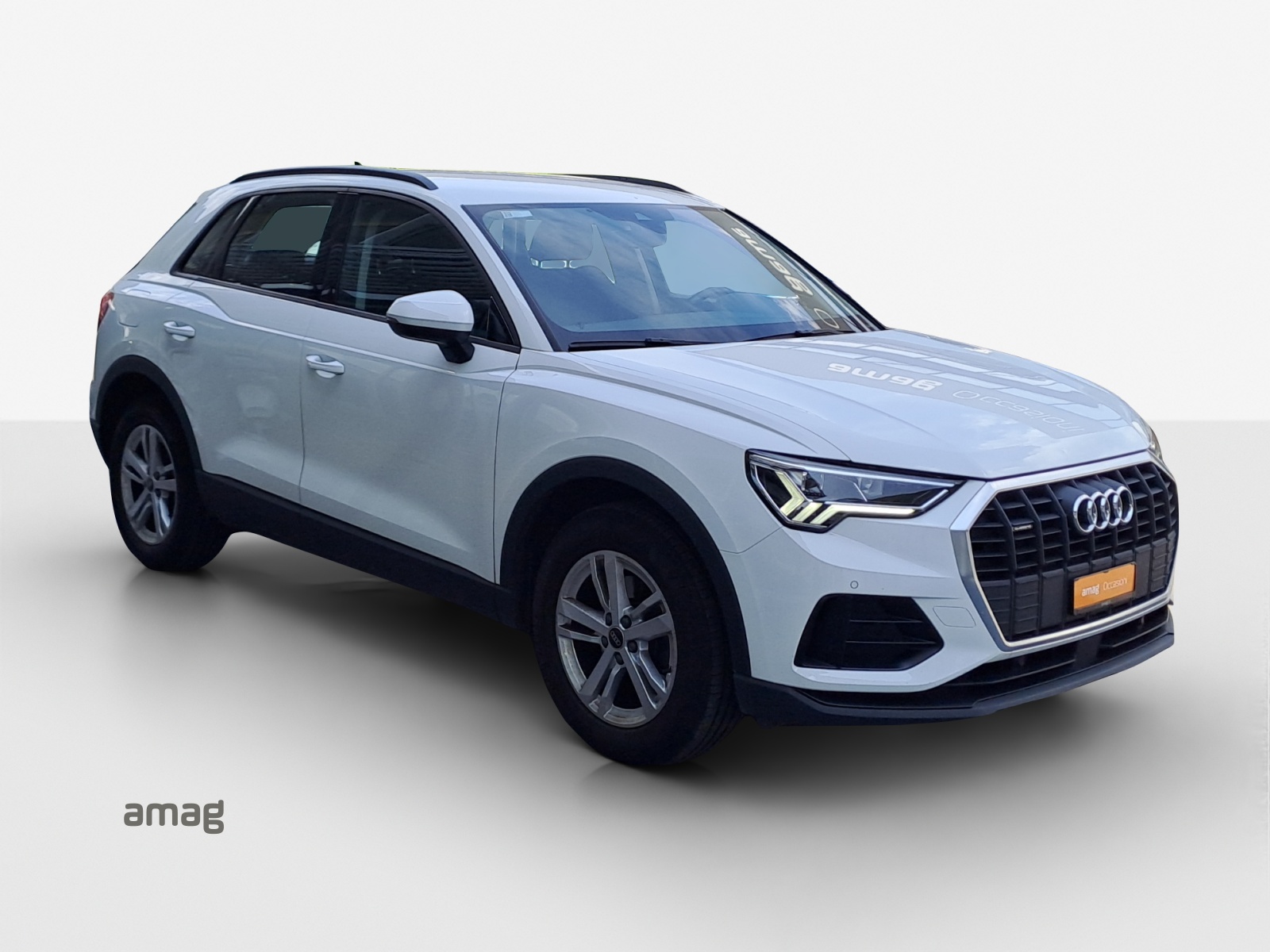AUDI Q3 35 TDI quattro S-tronic-image-5