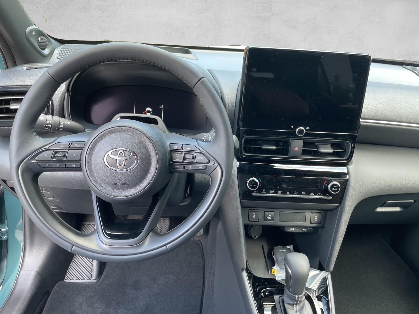 TOYOTA Yaris Cross 1.5 VVT-i HSD Premium AWD-i-image-11
