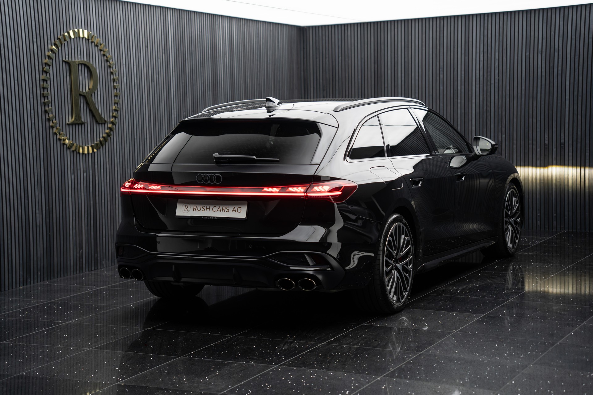 AUDI S5 Avant TFSI quattro S tronic-image-3