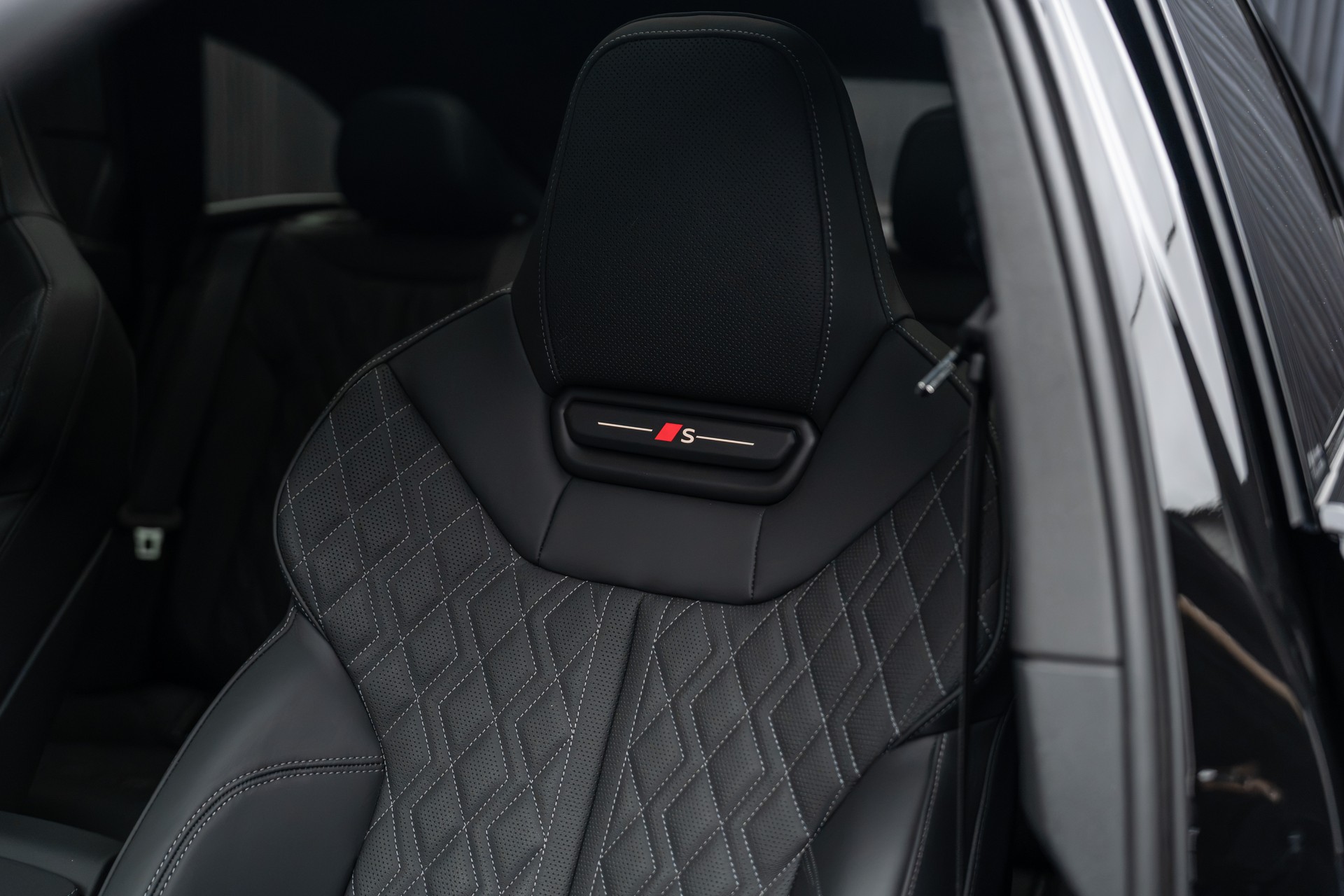 AUDI S5 Avant TFSI quattro S tronic-image-12