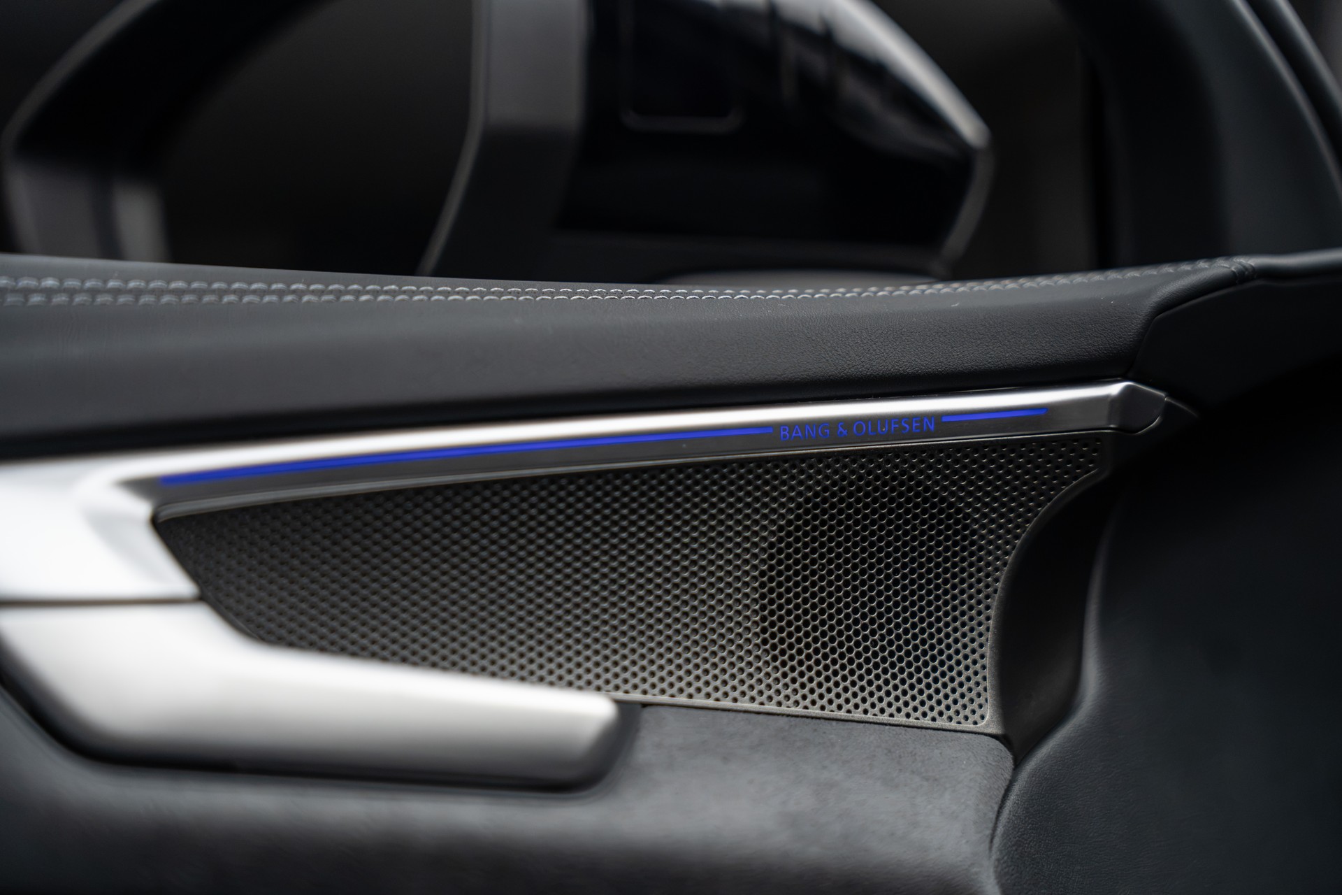 AUDI S5 Avant TFSI quattro S tronic-image-9
