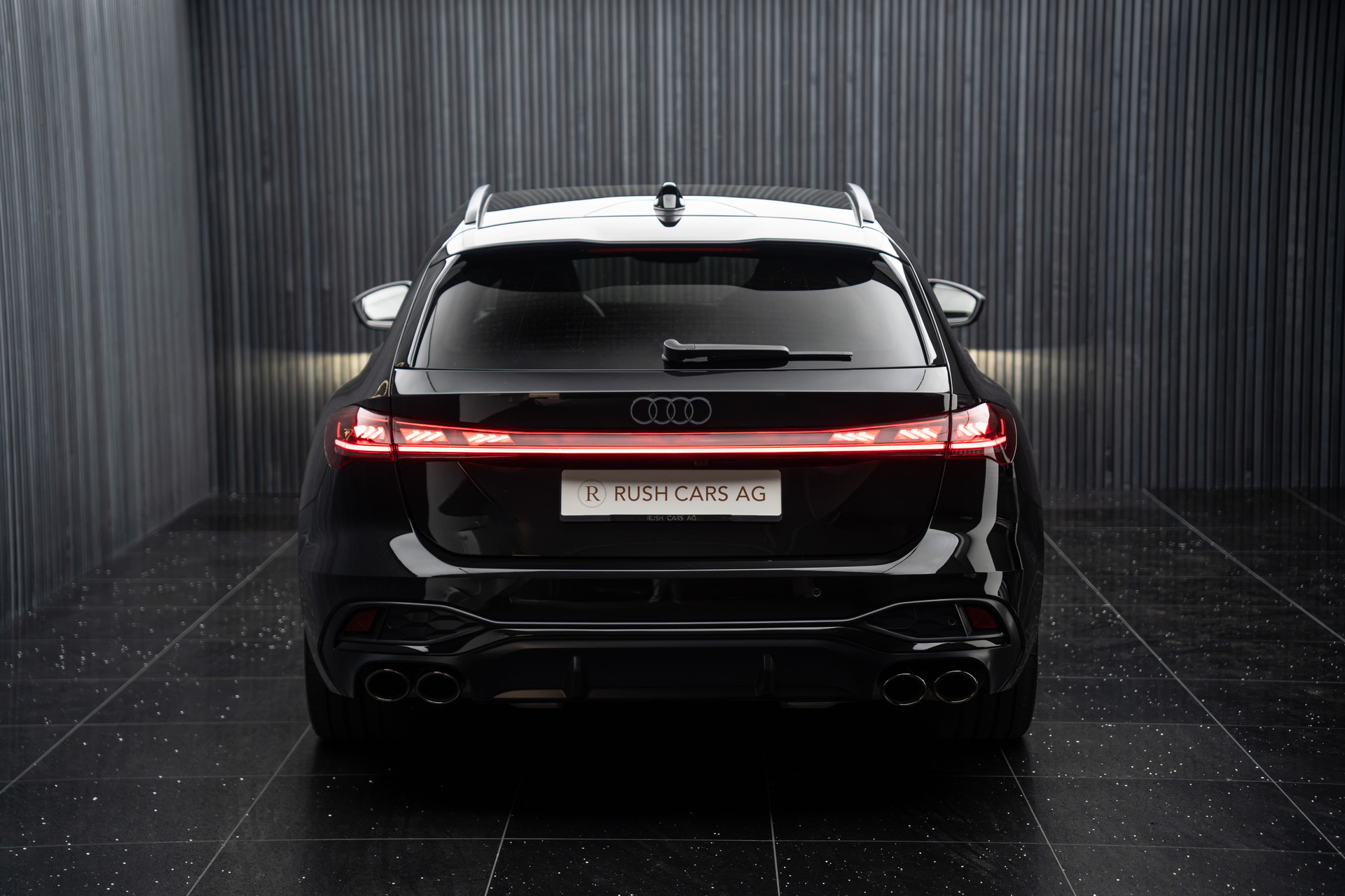 AUDI S5 Avant TFSI quattro S tronic-image-4