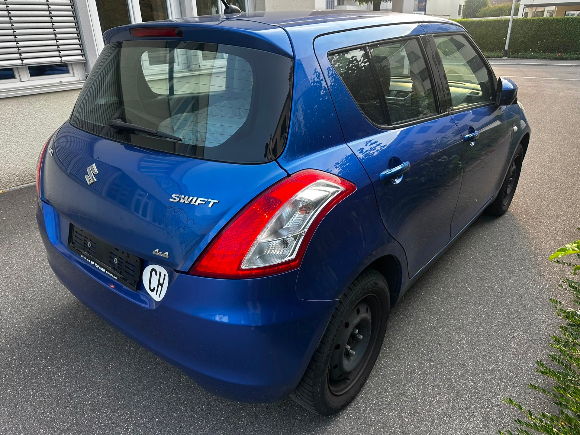 SUZUKI Swift 1.2i 16V GL 4x4-image-3