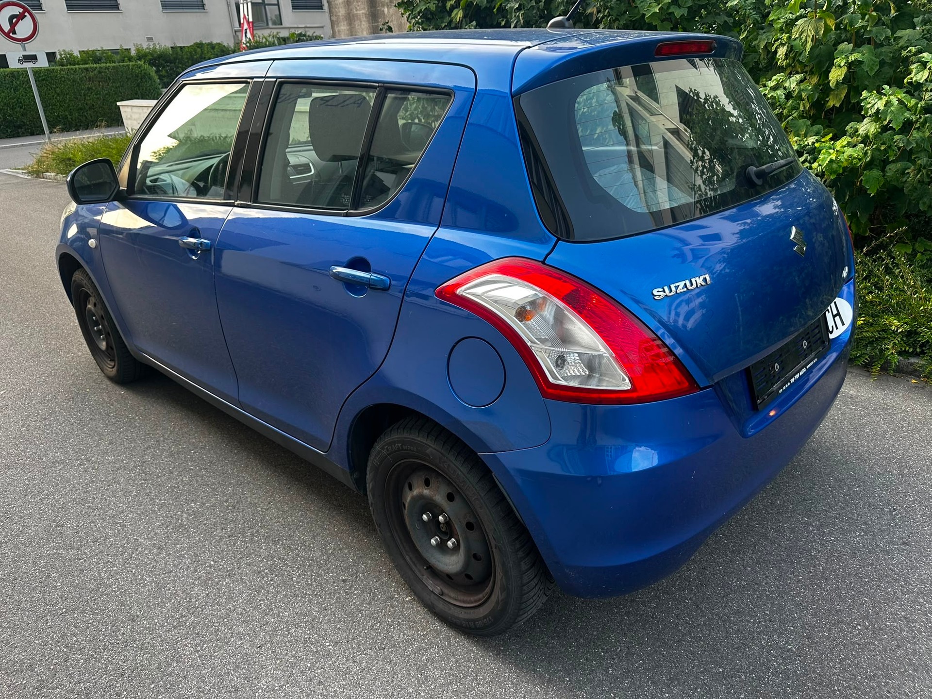 SUZUKI Swift 1.2i 16V GL 4x4-image-4
