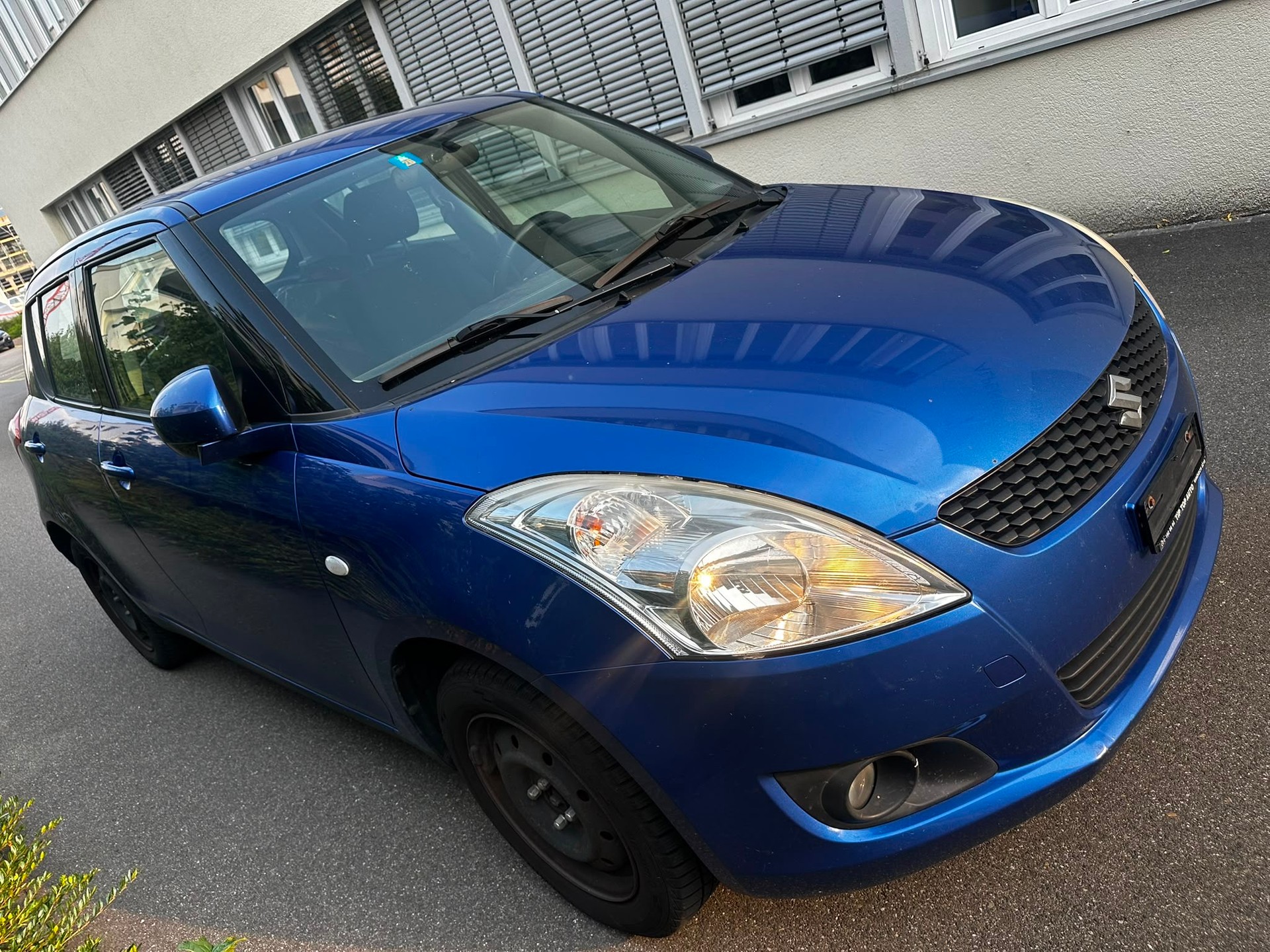 SUZUKI Swift 1.2i 16V GL 4x4-image-2