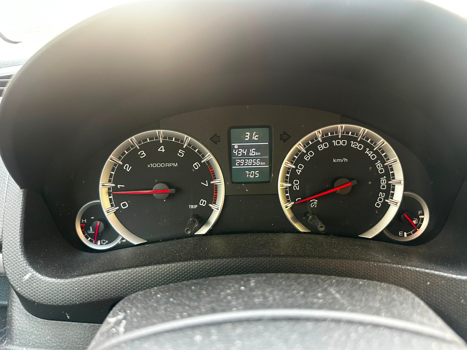 SUZUKI Swift 1.2i 16V GL 4x4-image-8