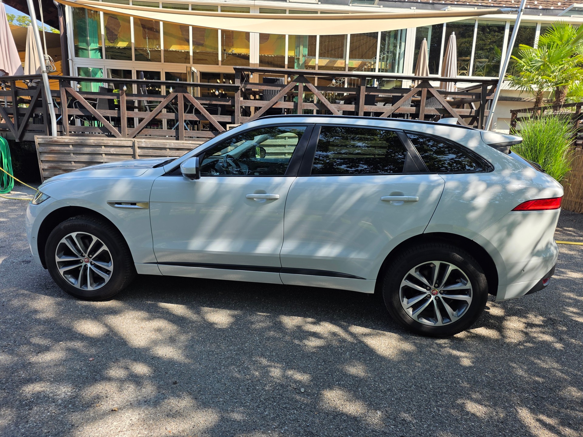 JAGUAR F-Pace 3.0 TD R-Sport AWD Automatik ☆☆☆ Inklusive frischer MFK ☆☆☆ AHK: 2'400kg ☆☆☆ Sommer- und Winterräder ☆☆☆-image-4