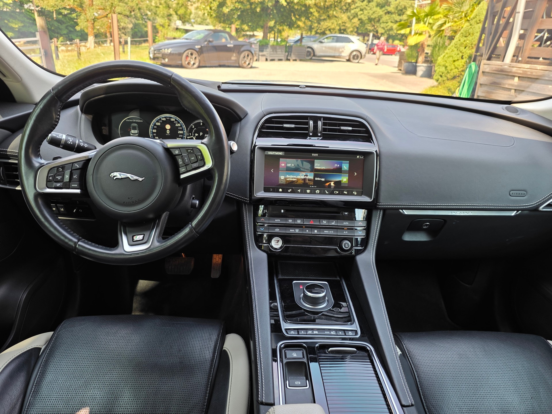 JAGUAR F-Pace 3.0 TD R-Sport AWD Automatik ☆☆☆ Inklusive frischer MFK ☆☆☆ AHK: 2'400kg ☆☆☆ Sommer- und Winterräder ☆☆☆-image-8