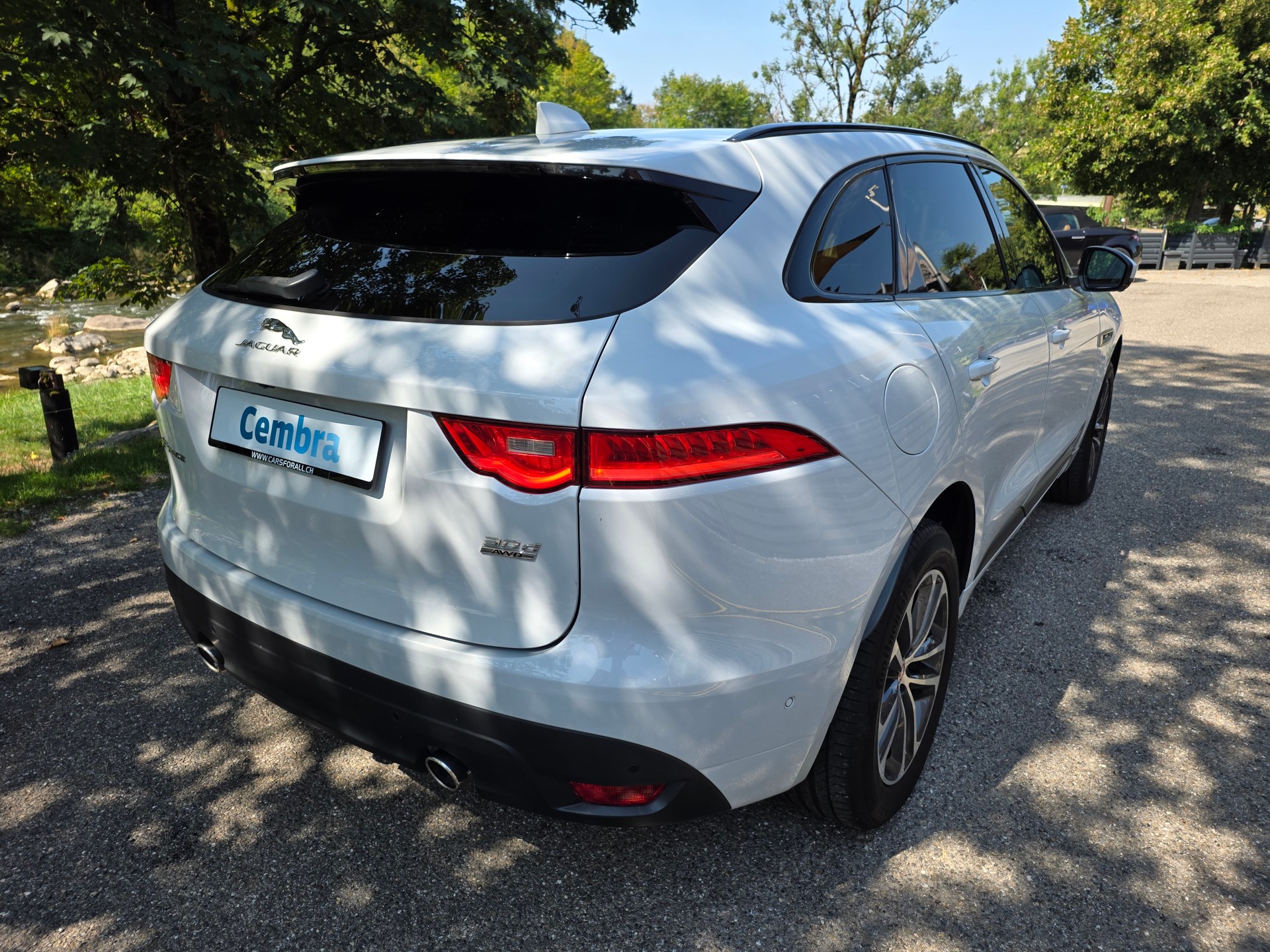 JAGUAR F-Pace 3.0 TD R-Sport AWD Automatik ☆☆☆ Inklusive frischer MFK ☆☆☆ AHK: 2'400kg ☆☆☆ Sommer- und Winterräder ☆☆☆-image-6